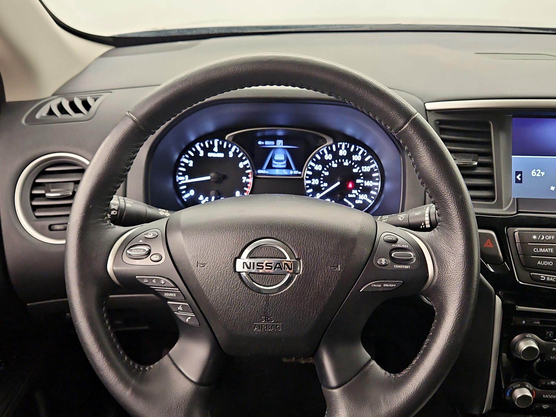 Thumbnail: 2020 Nissan Pathfinder - 10