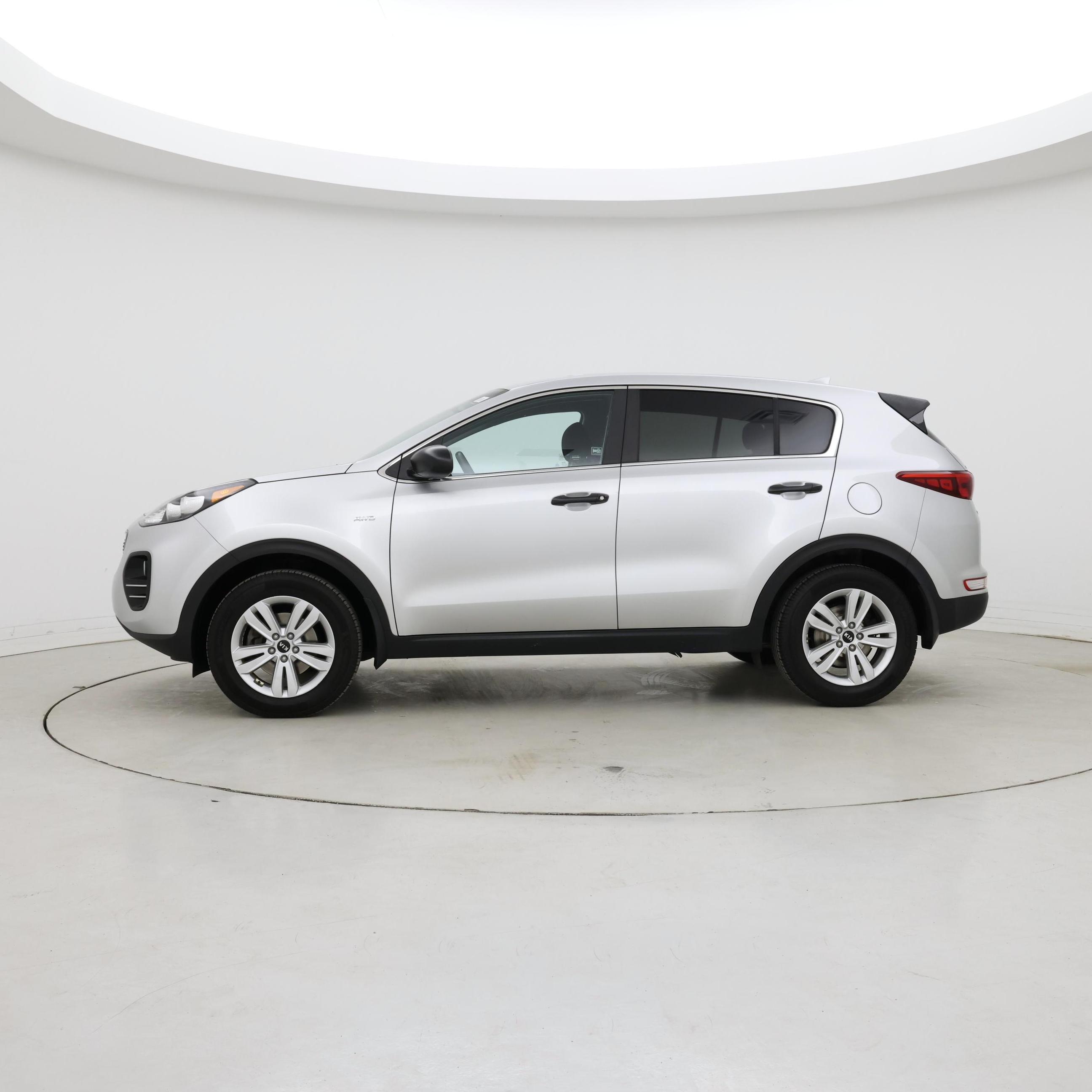 Thumbnail: 2019 Kia Sportage - 3
