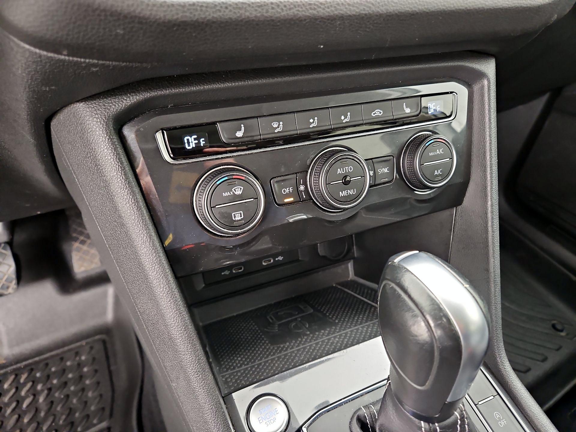 Thumbnail: 2021 Volkswagen Tiguan - 16