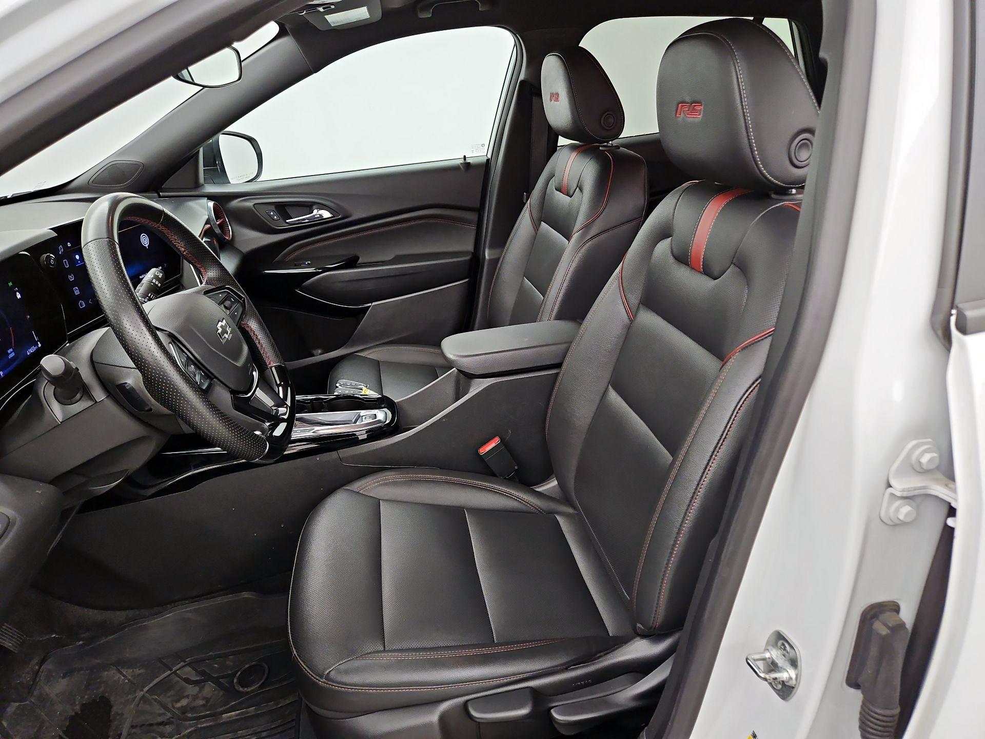 Thumbnail: 2025 Chevrolet Trax - 11