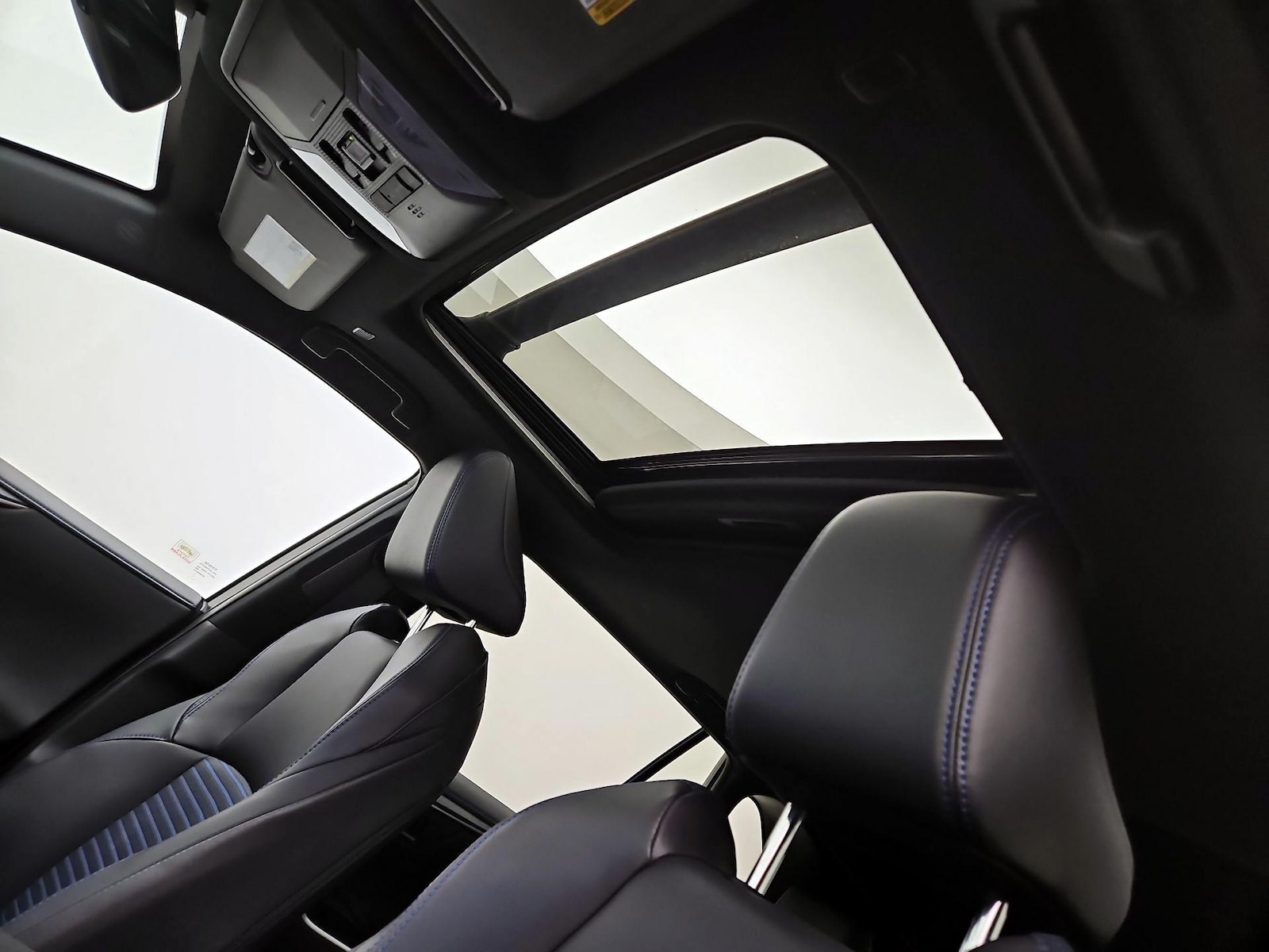 2024 Toyota RAV4 XSE - Photo 20