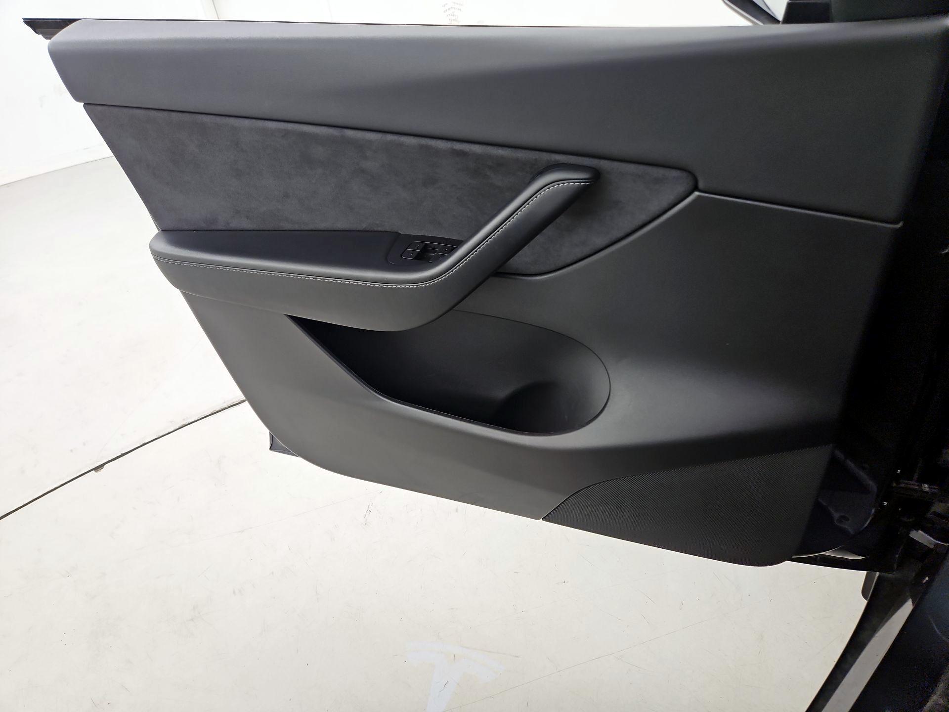 Thumbnail: 2022 Tesla Model Y - 12