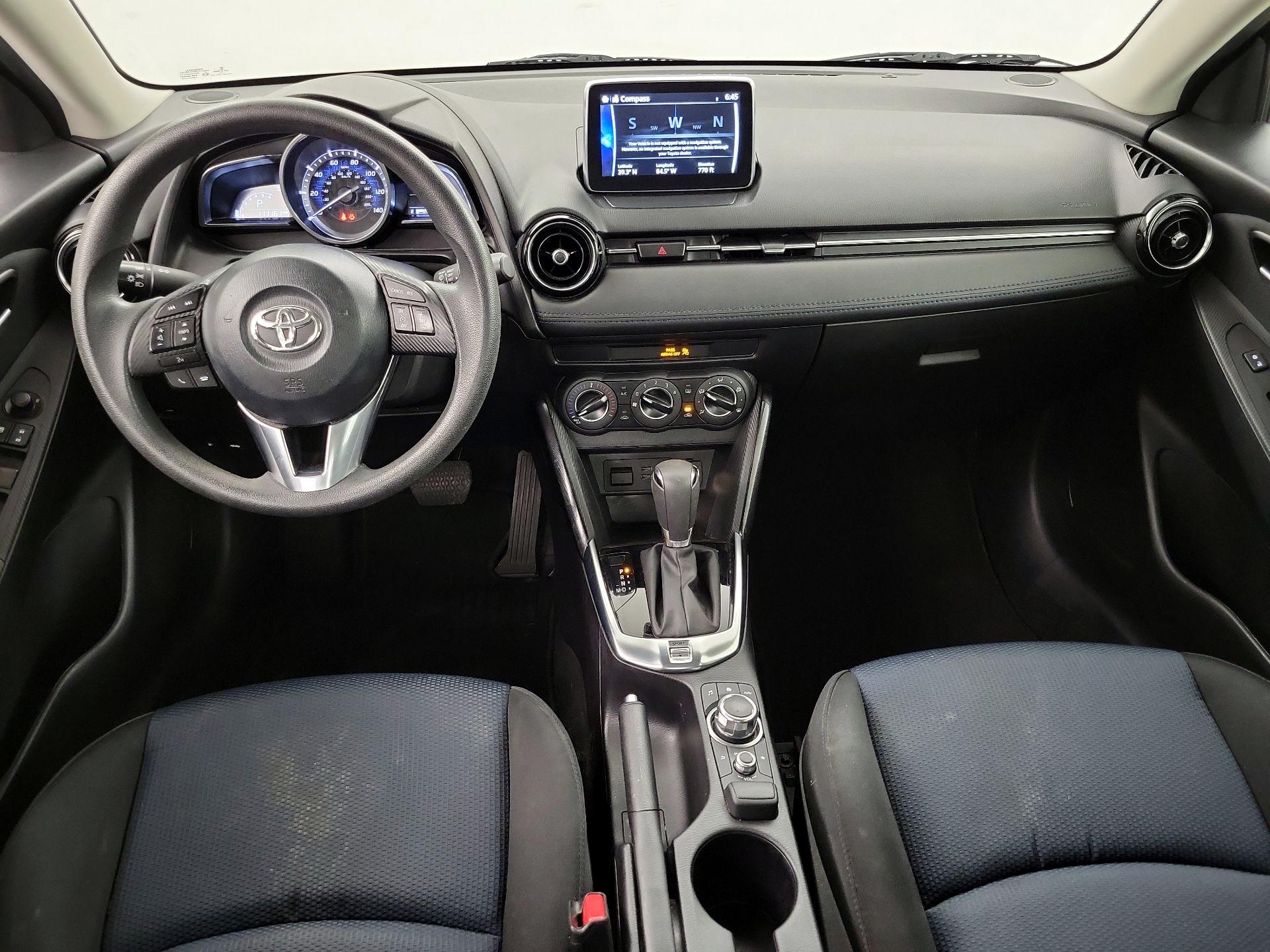 Thumbnail: 2017 Toyota Yaris iA - 9
