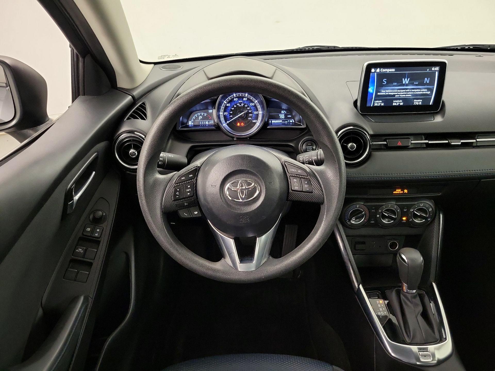 Thumbnail: 2017 Toyota Yaris iA - 10