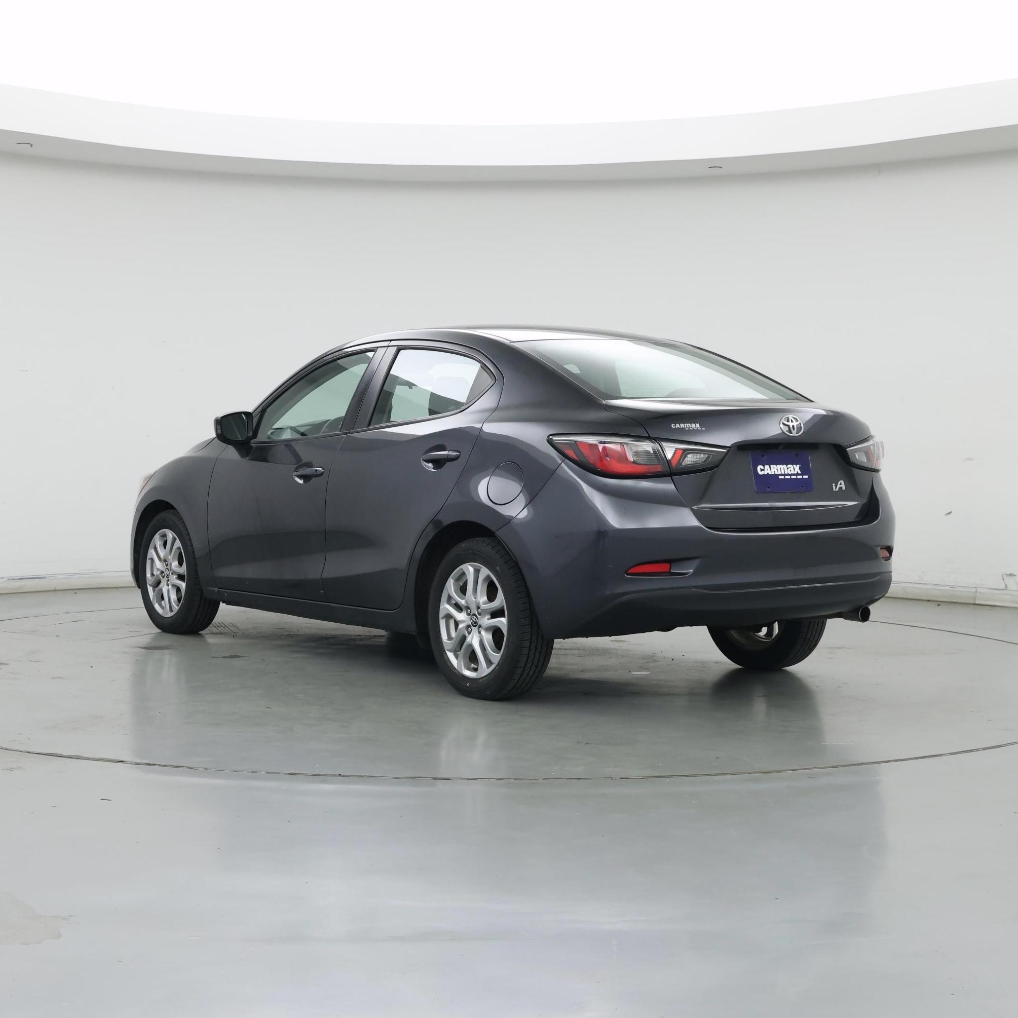 Thumbnail: 2017 Toyota Yaris iA - 2