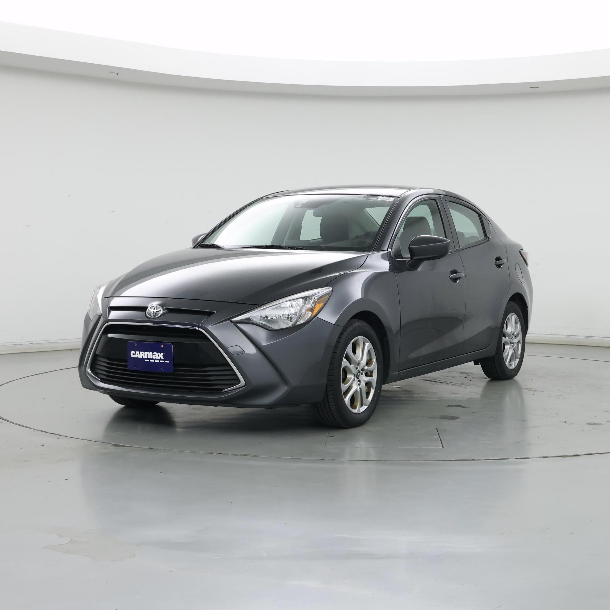 Thumbnail: 2017 Toyota Yaris iA - 4