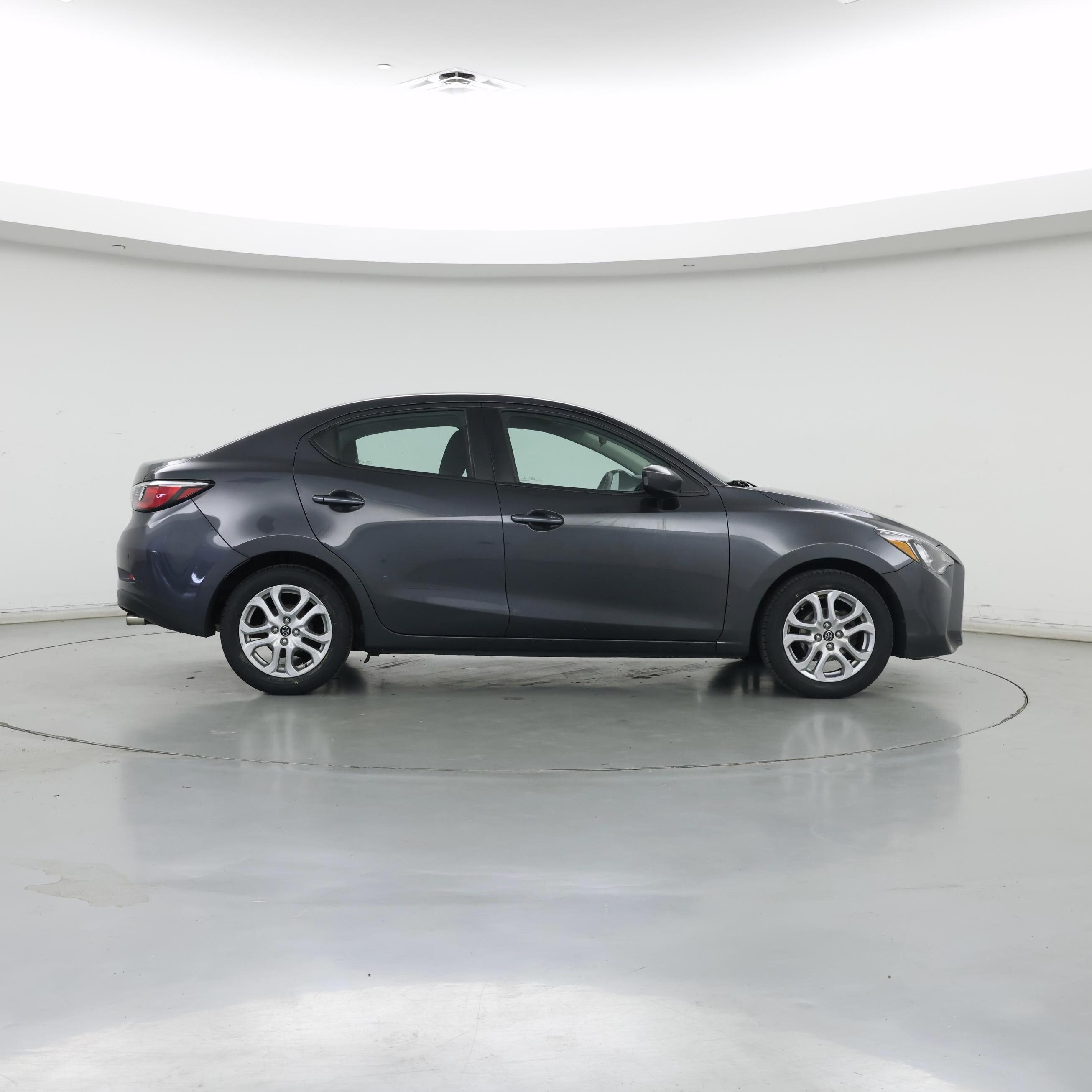 Thumbnail: 2017 Toyota Yaris iA - 7