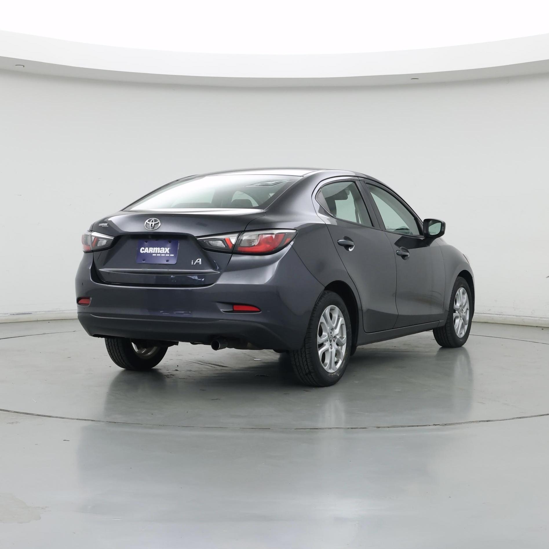 Thumbnail: 2017 Toyota Yaris iA - 8