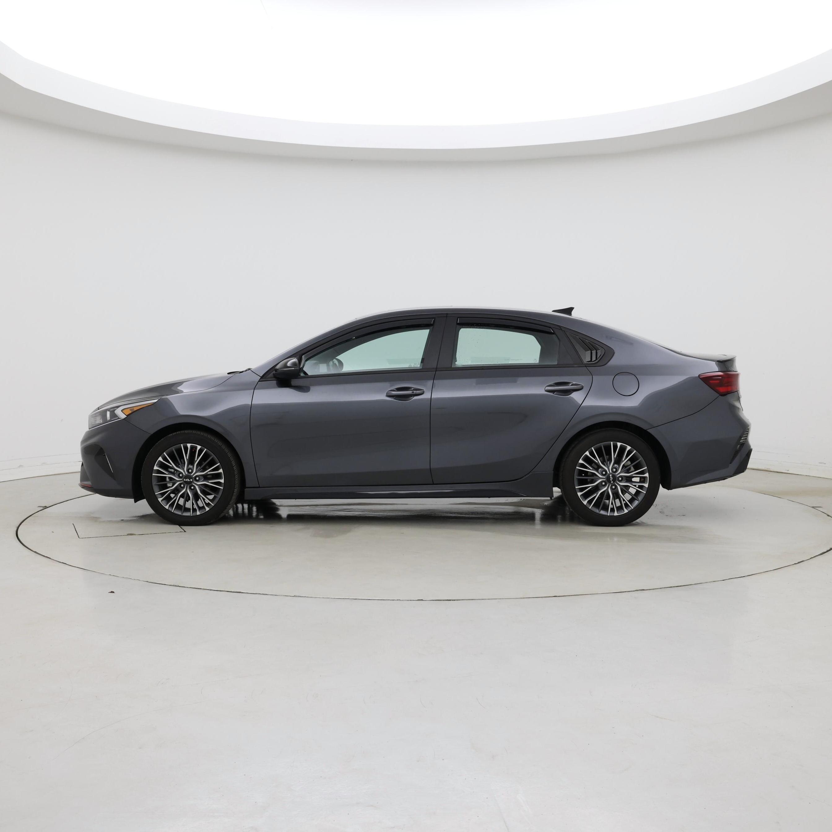 Thumbnail: 2024 Kia Forte - 3