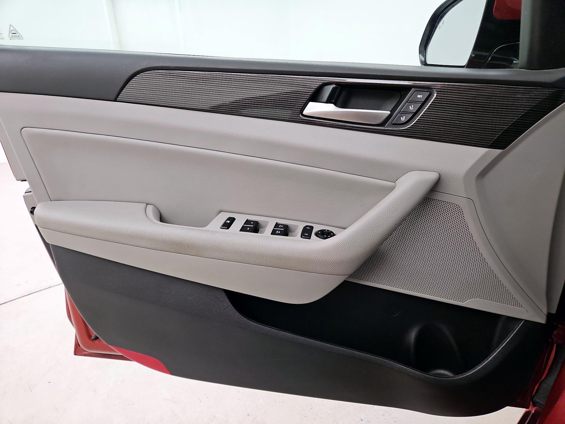 Thumbnail: 2019 Hyundai Sonata - 12