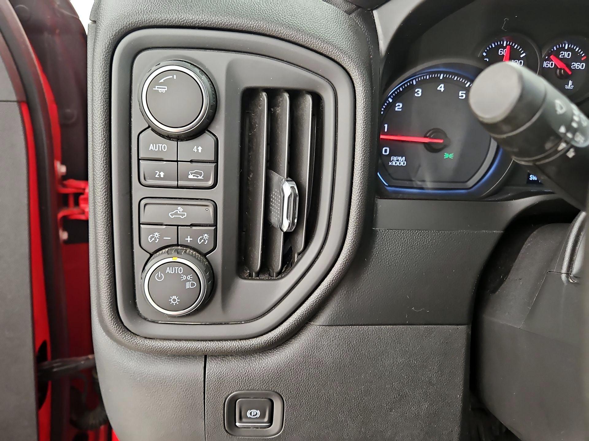 Thumbnail: 2019 Chevrolet Silverado 1500 - 13