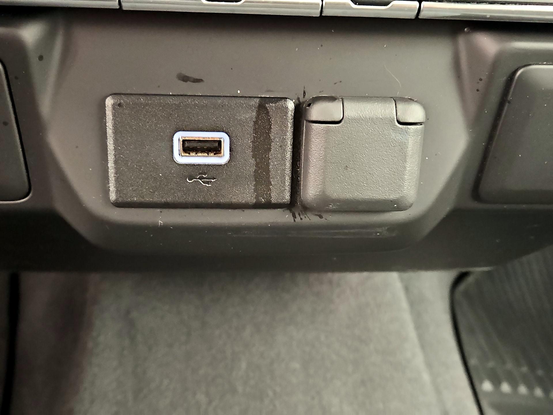 Thumbnail: 2019 Chevrolet Silverado 1500 - 18