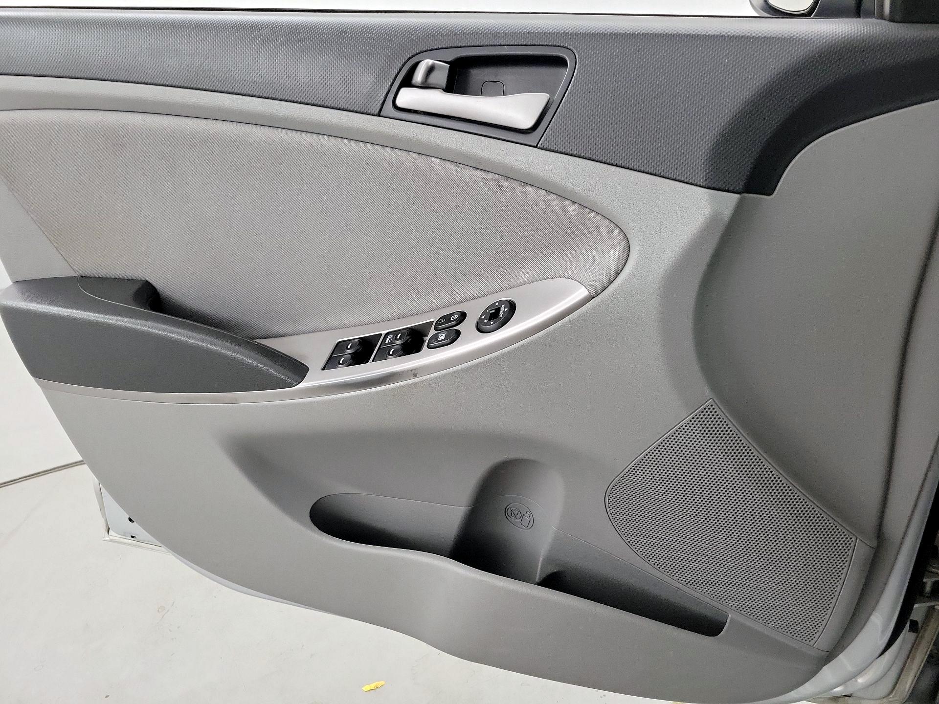 Thumbnail: 2015 Hyundai Accent - 12