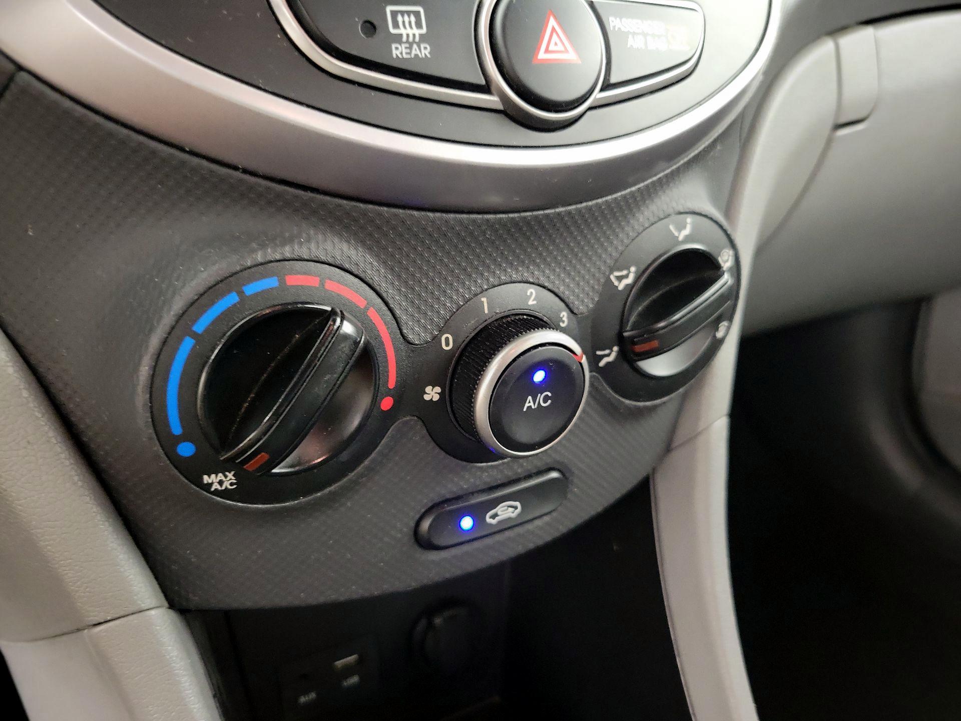 Thumbnail: 2015 Hyundai Accent - 15