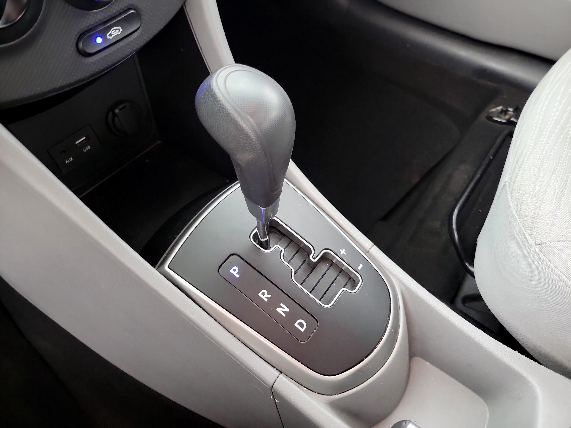 Thumbnail: 2015 Hyundai Accent - 16