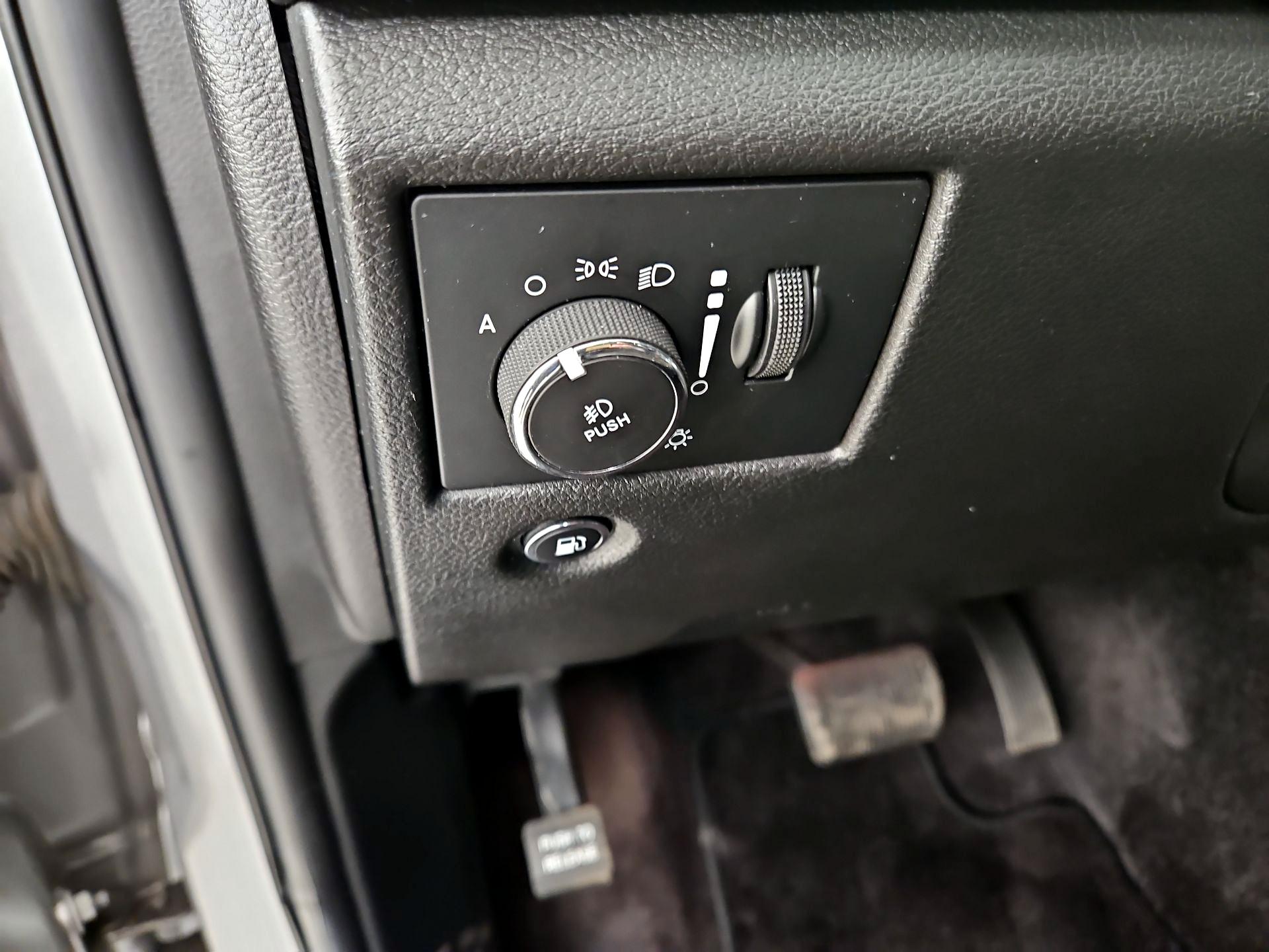 Thumbnail: 2019 Jeep Grand Cherokee - 13