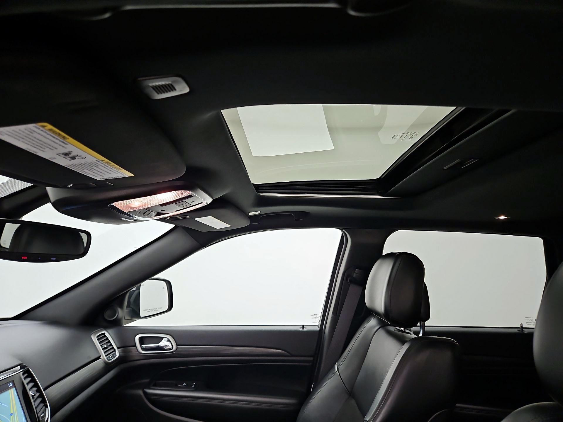 Thumbnail: 2019 Jeep Grand Cherokee - 20
