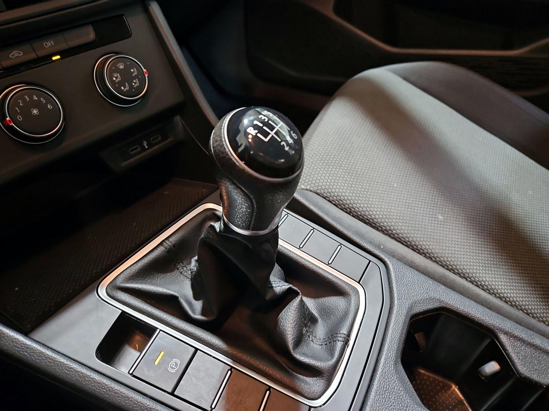 Thumbnail: 2020 Volkswagen Jetta - 17