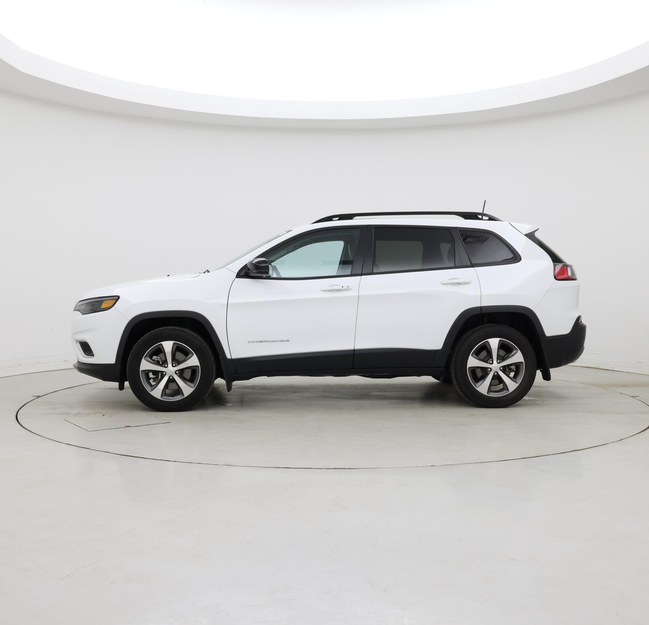 Thumbnail: 2022 Jeep Cherokee - 3