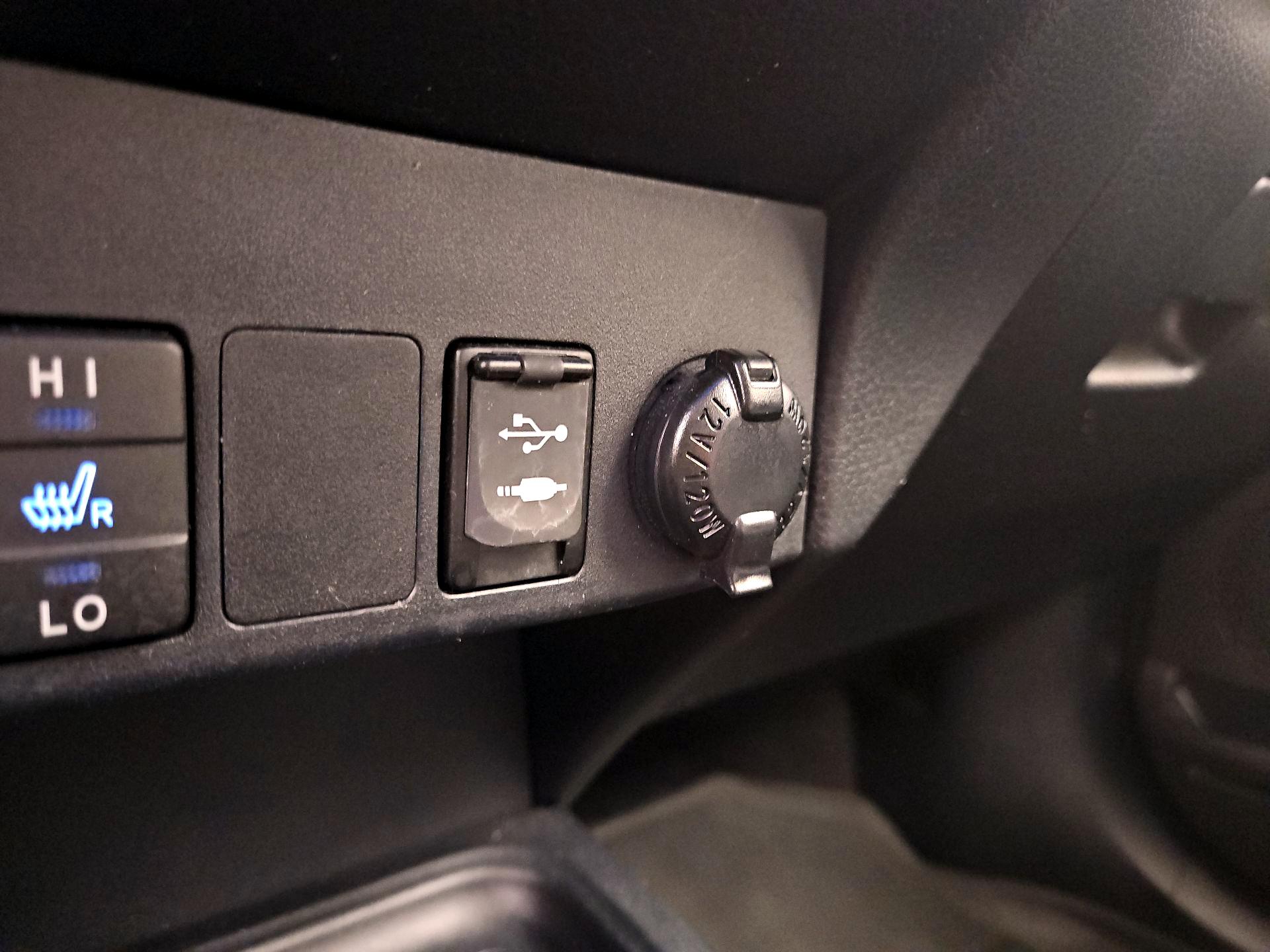 Thumbnail: 2017 Toyota RAV4 - 18
