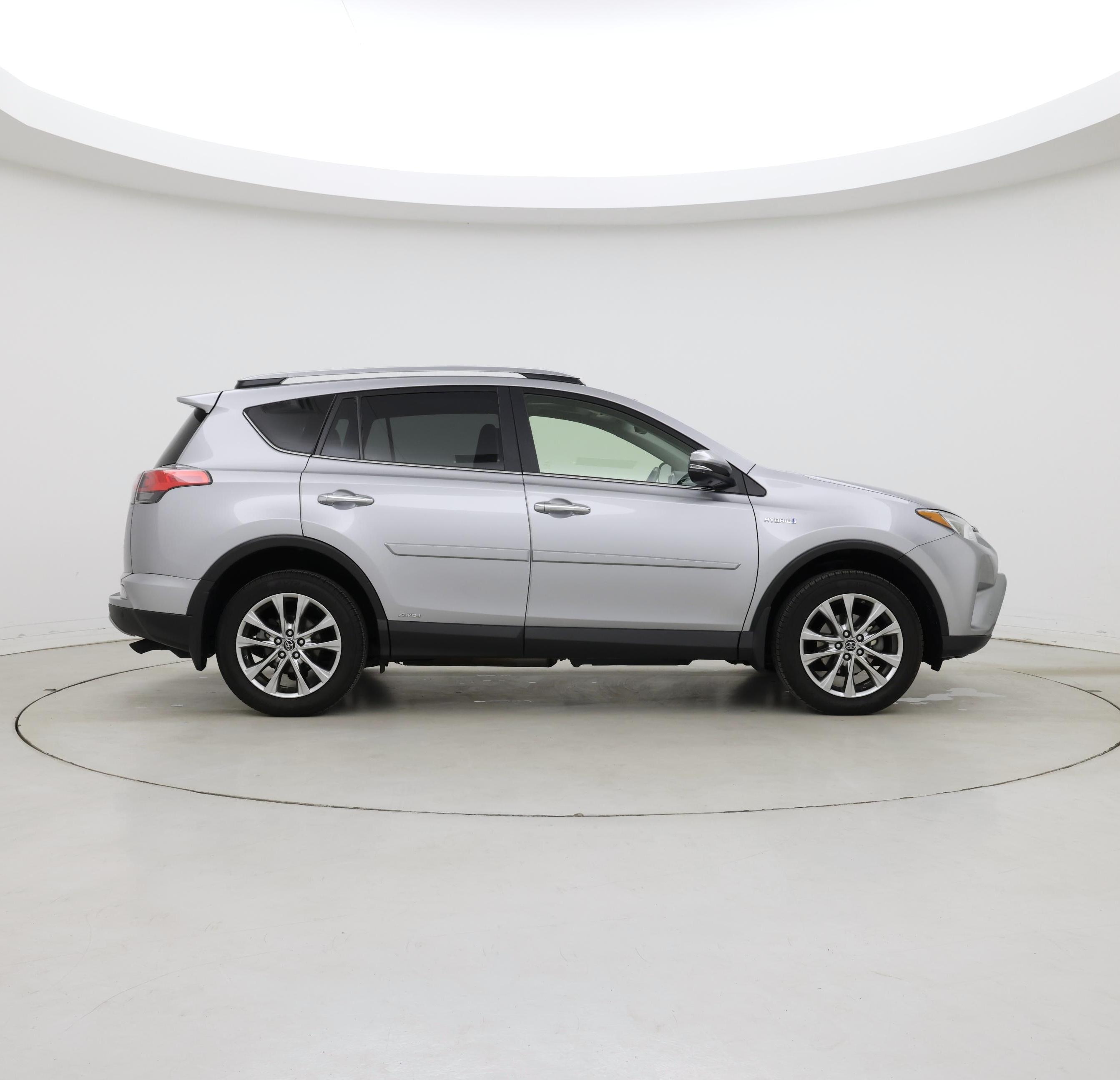 Thumbnail: 2017 Toyota RAV4 - 7