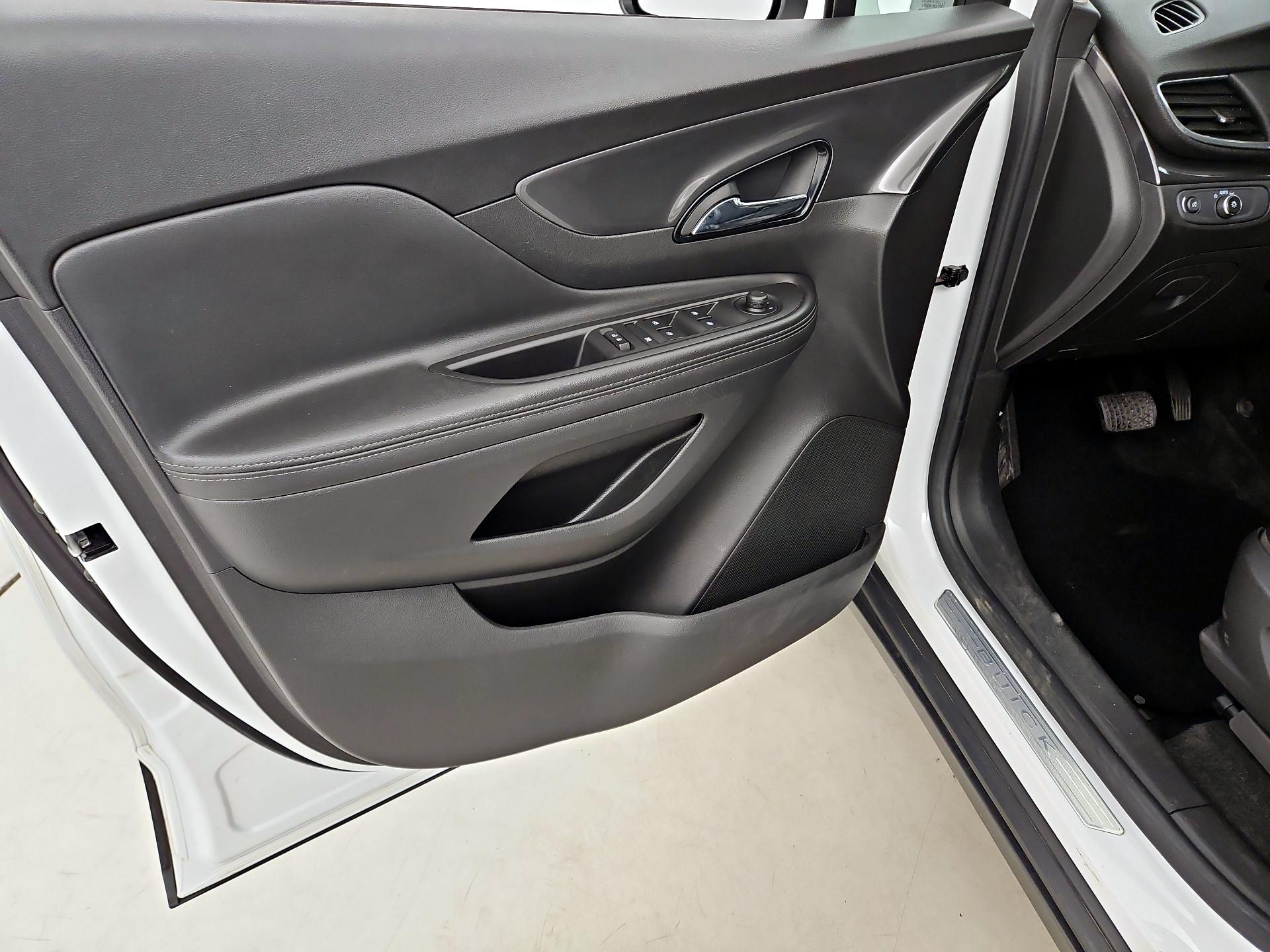 Thumbnail: 2020 Buick Encore - 12