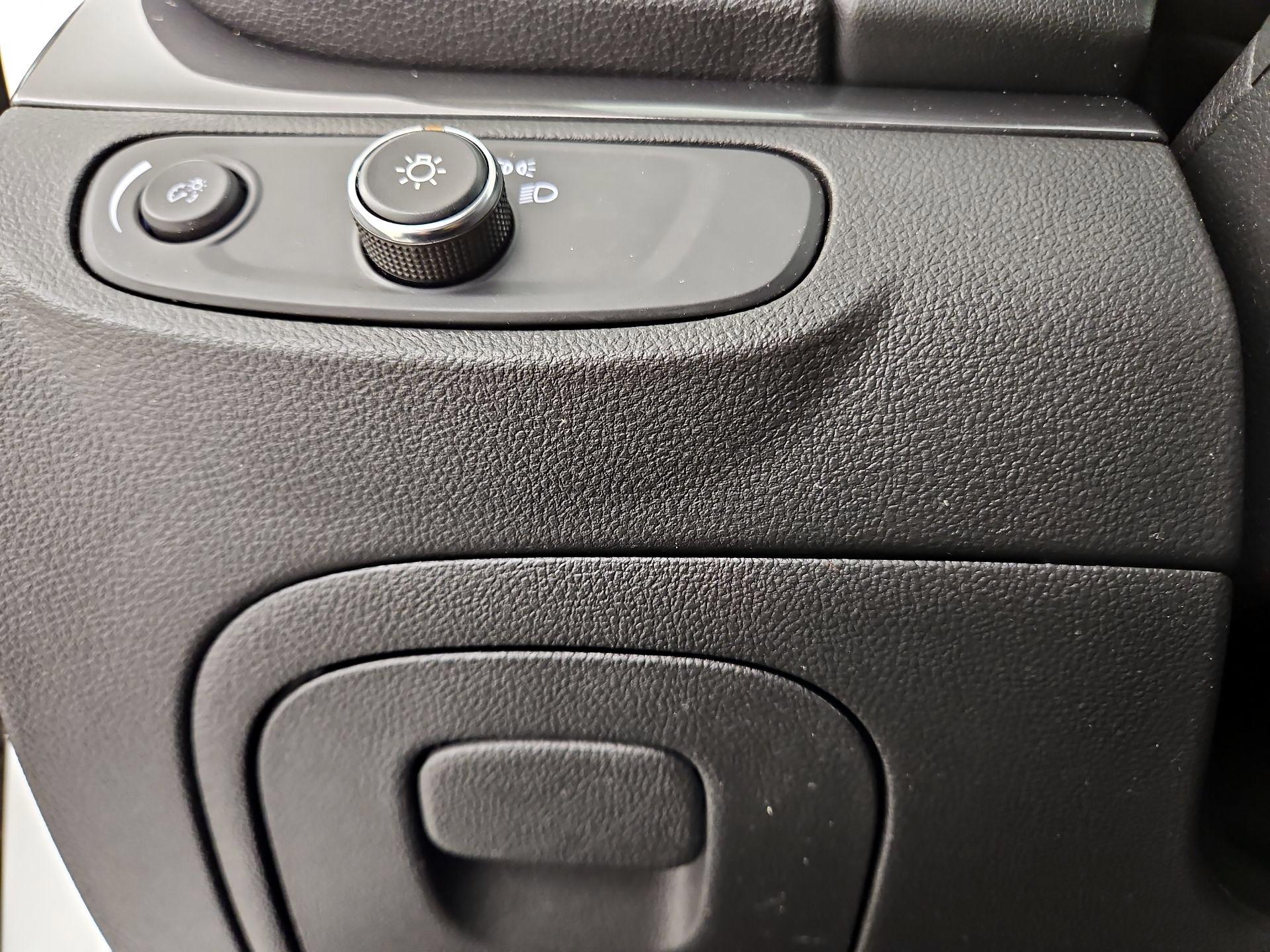 Thumbnail: 2020 Buick Encore - 13