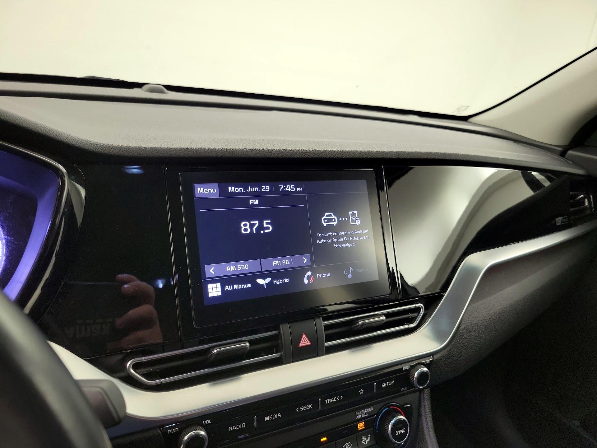 Thumbnail: 2022 Kia Niro - 15