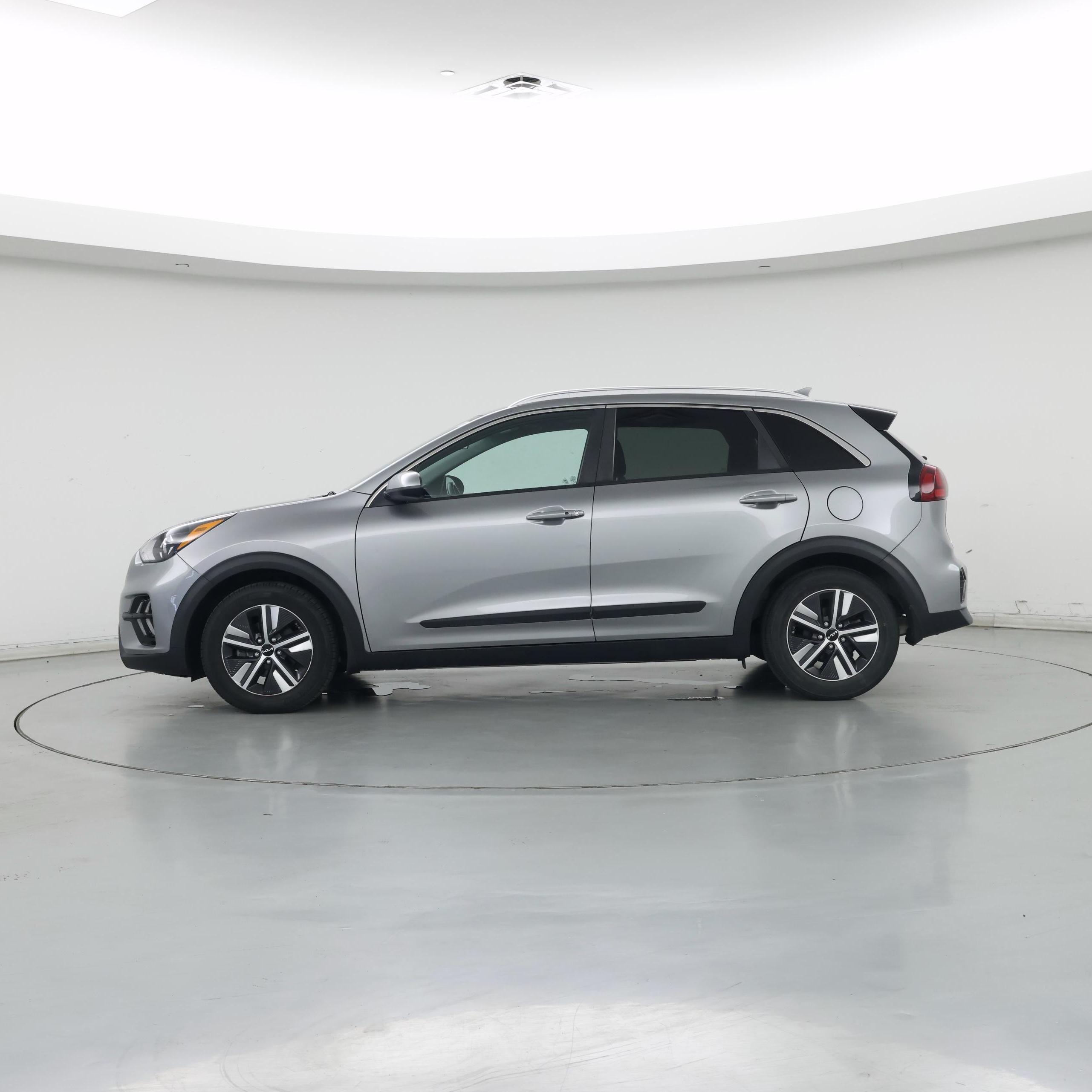 Thumbnail: 2022 Kia Niro - 3