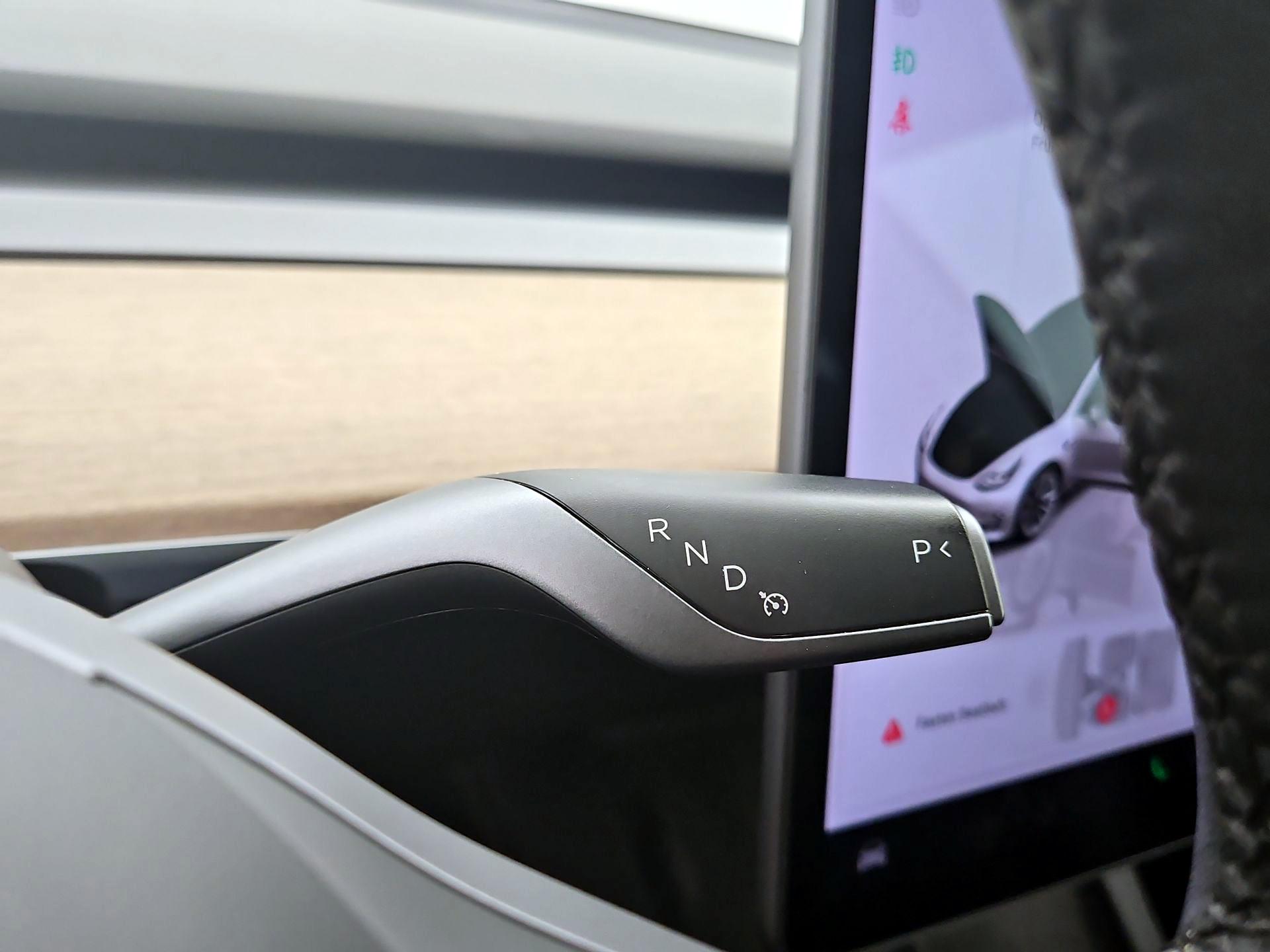 Thumbnail: 2022 Tesla Model 3 - 17