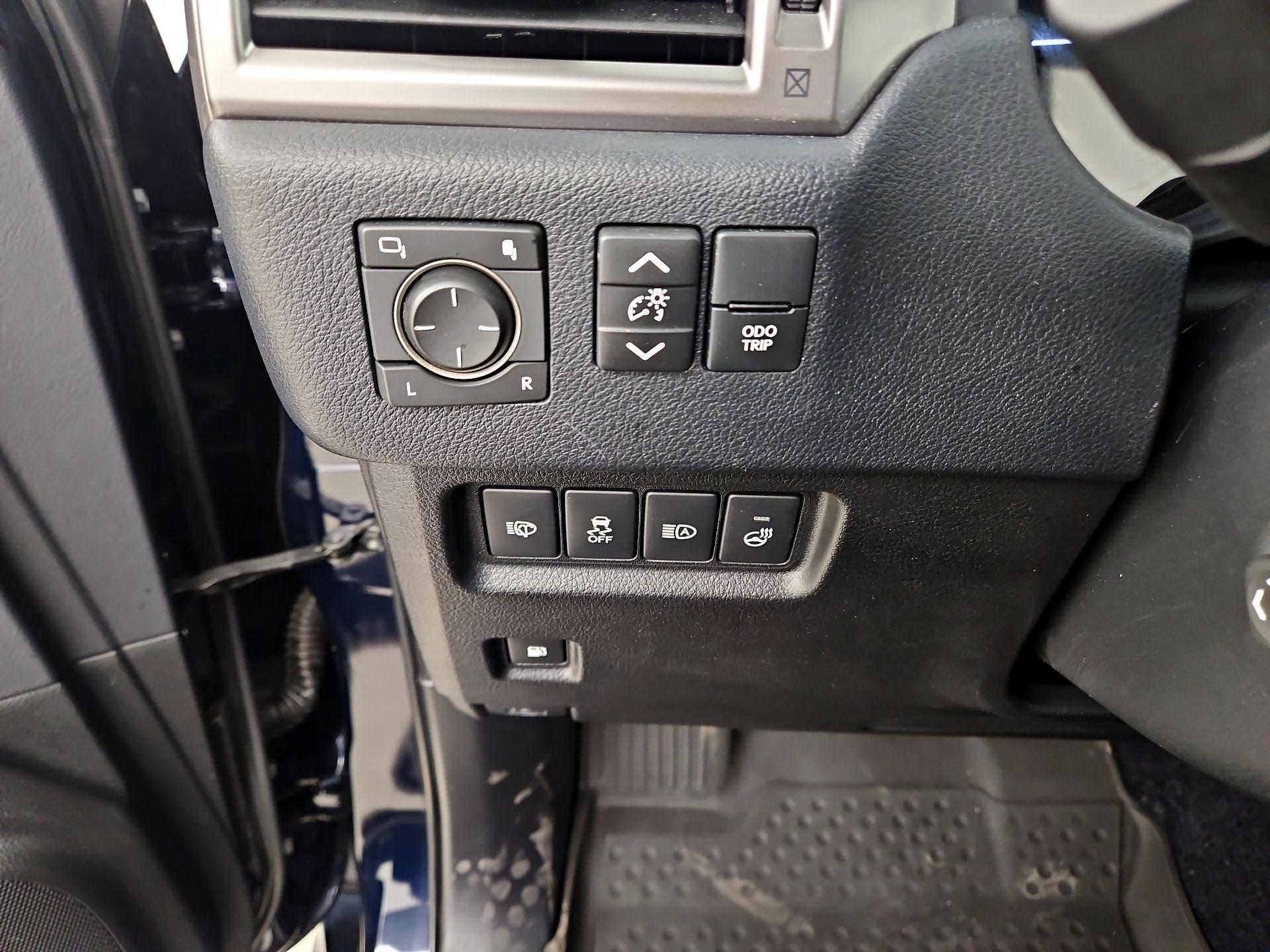 Thumbnail: 2022 Lexus GX - 13