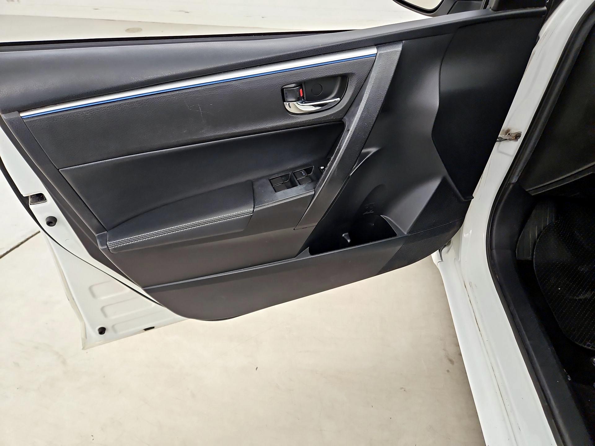Thumbnail: 2016 Toyota Corolla - 12