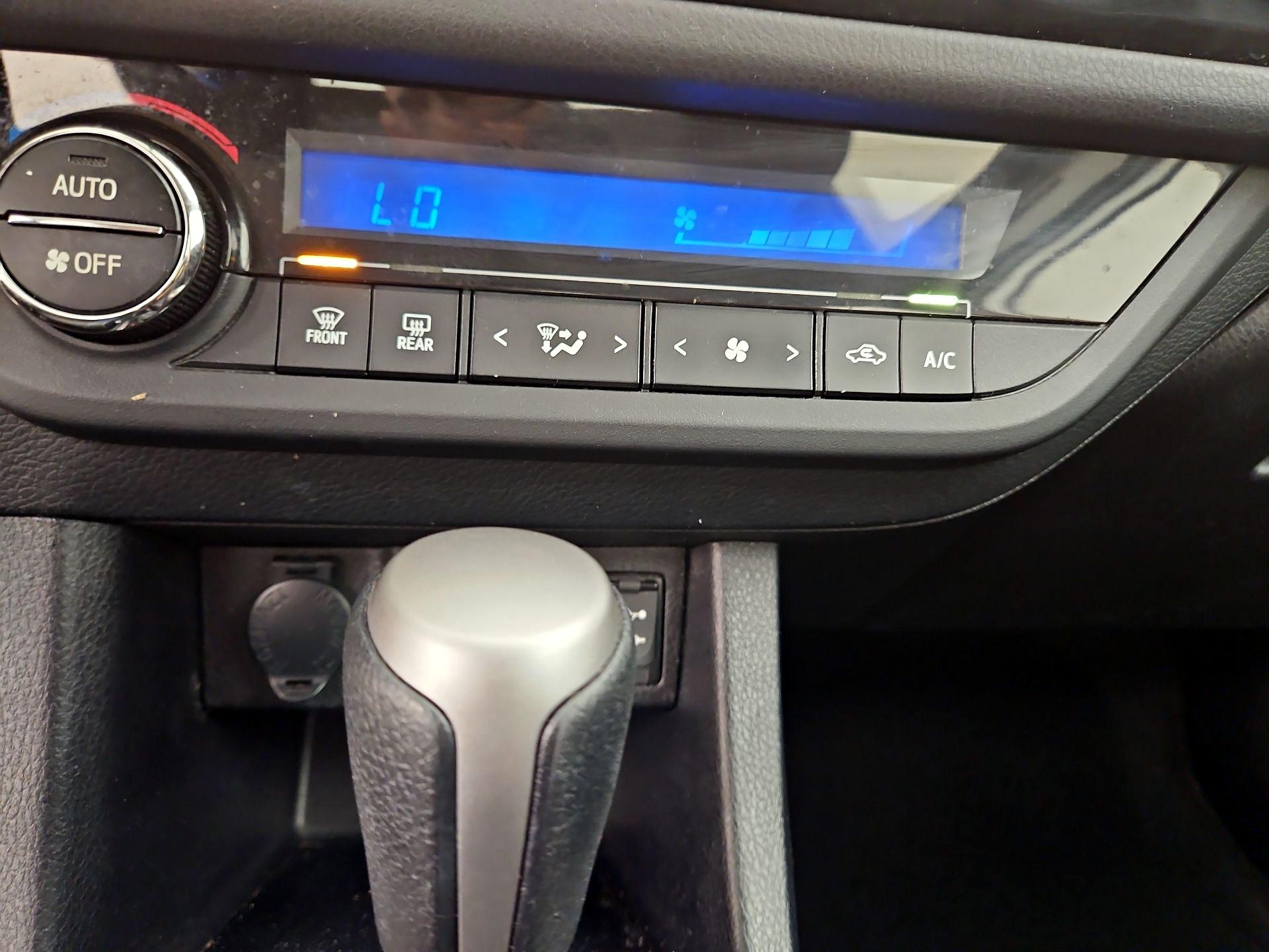 Thumbnail: 2016 Toyota Corolla - 16
