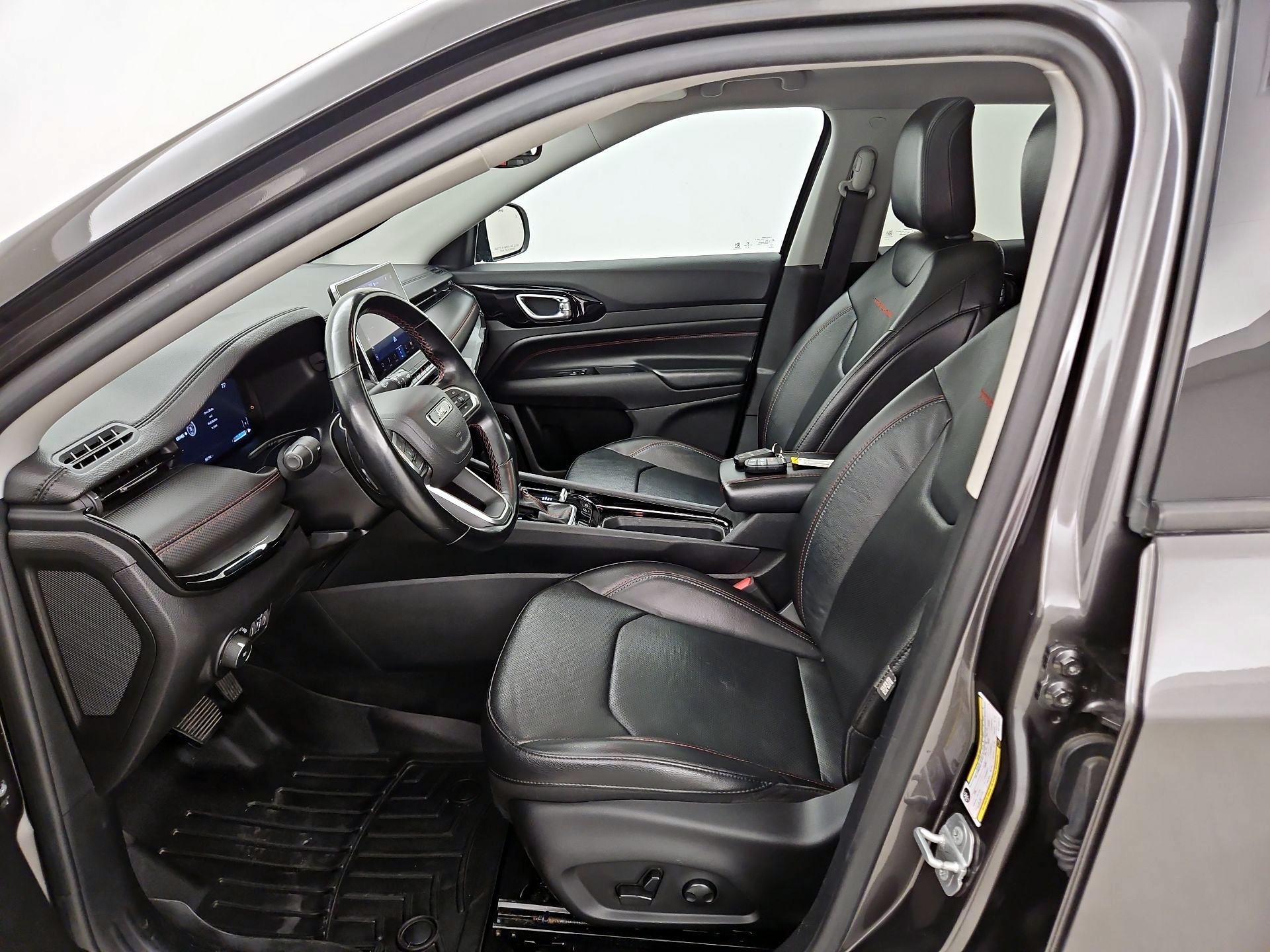 Thumbnail: 2022 Jeep Compass - 11
