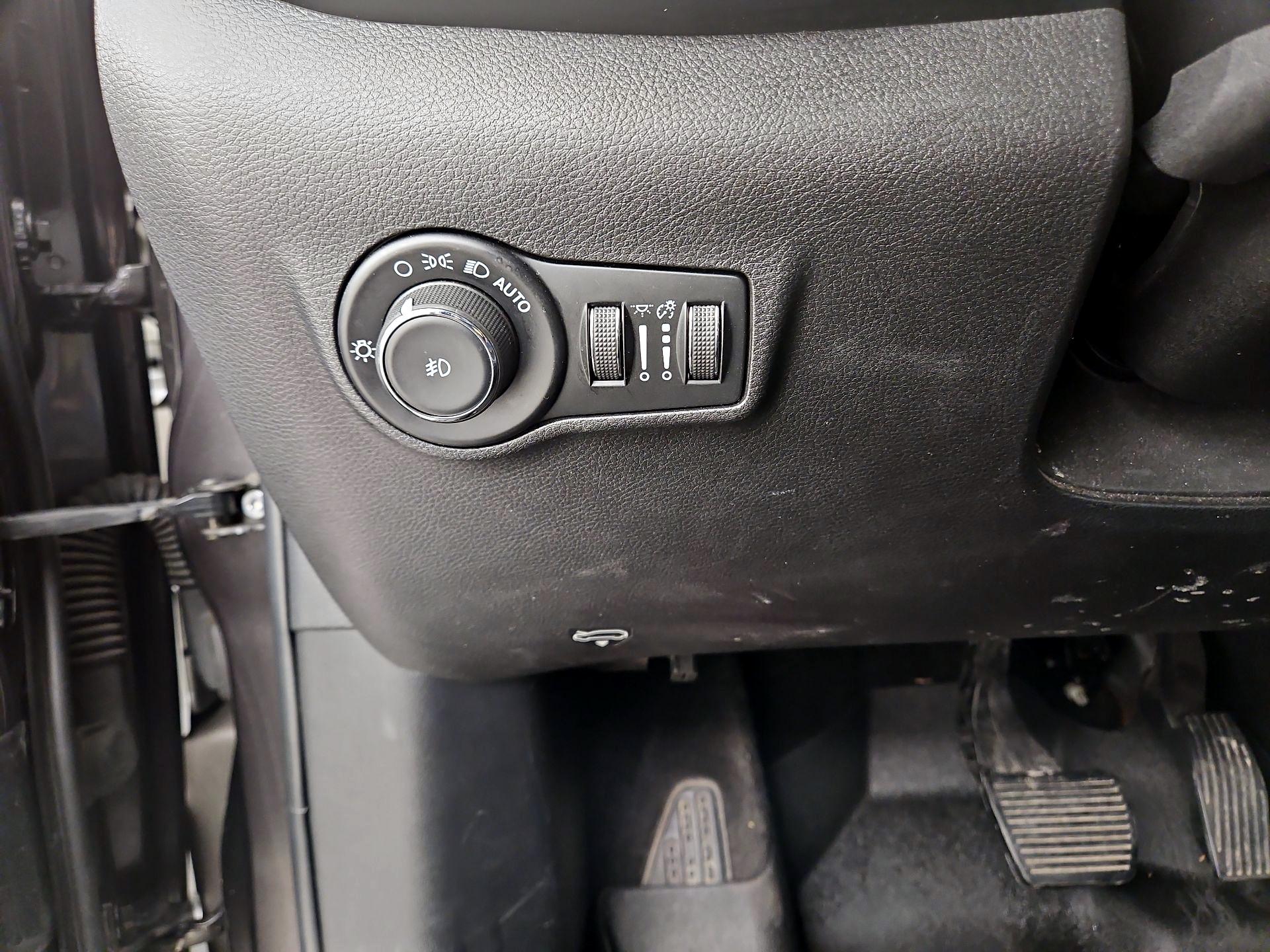 Thumbnail: 2022 Jeep Compass - 13