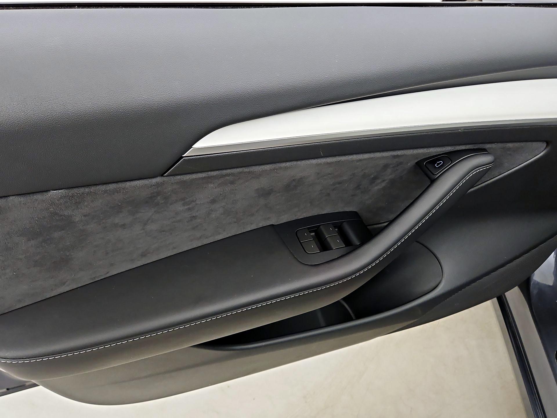 Thumbnail: 2023 Tesla Model 3 - 12