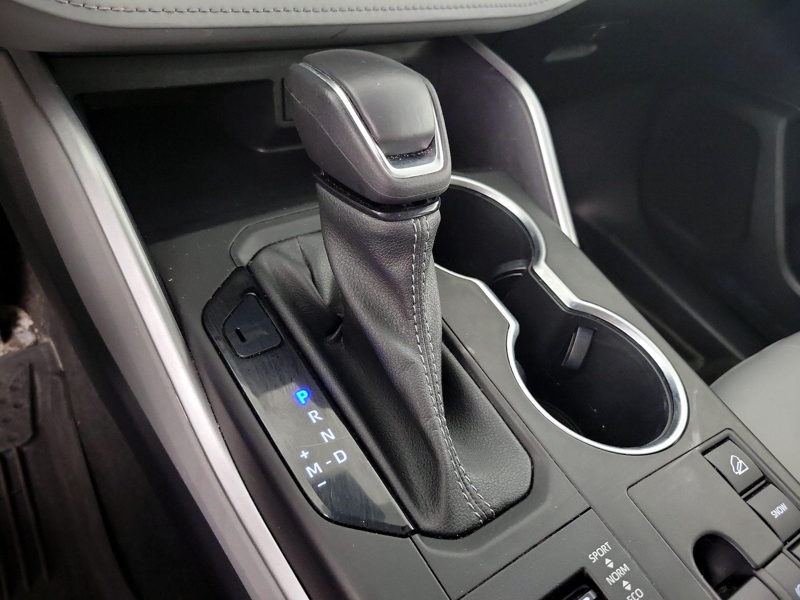 2023 Toyota Highlander XLE - Photo 19