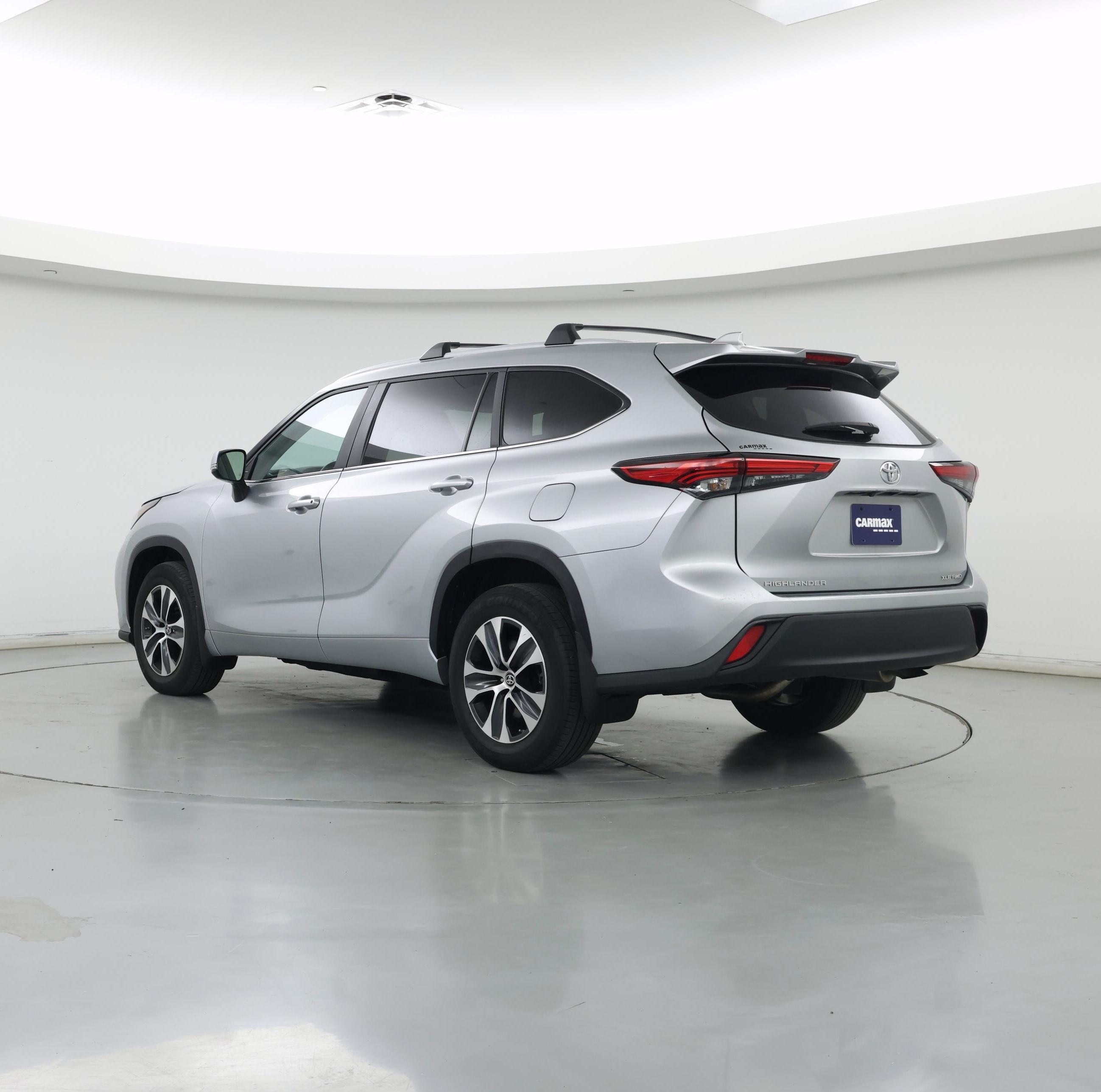 Thumbnail: 2023 Toyota Highlander - 2