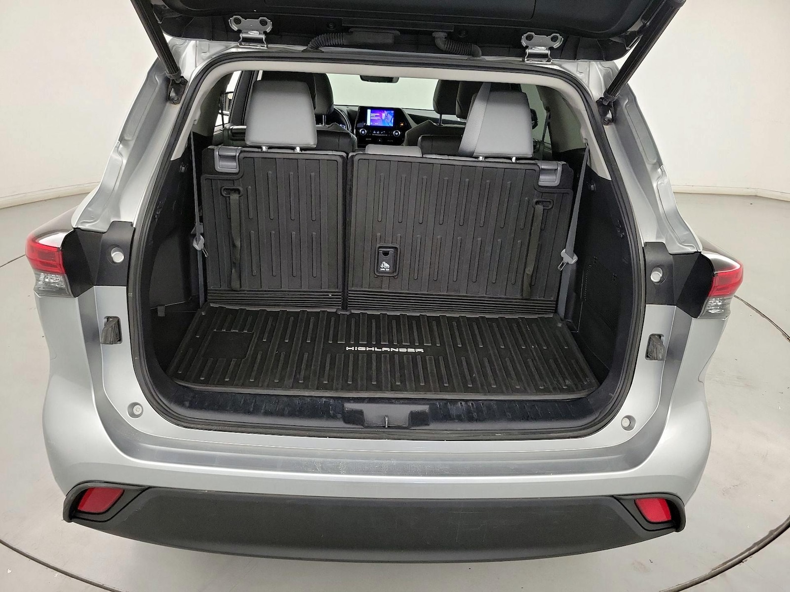 2023 Toyota Highlander XLE - Photo 24