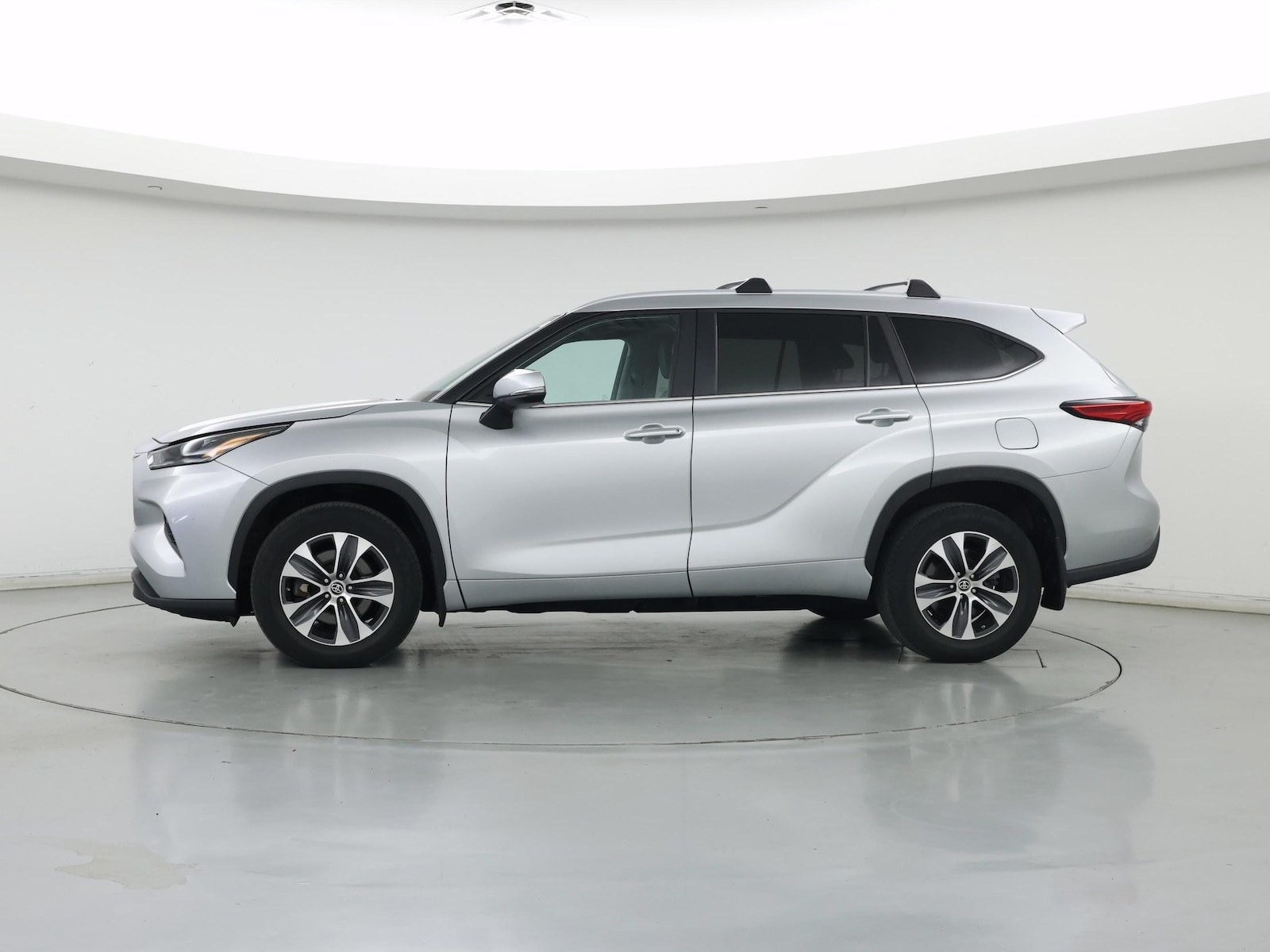 2023 Toyota Highlander XLE - Photo 4