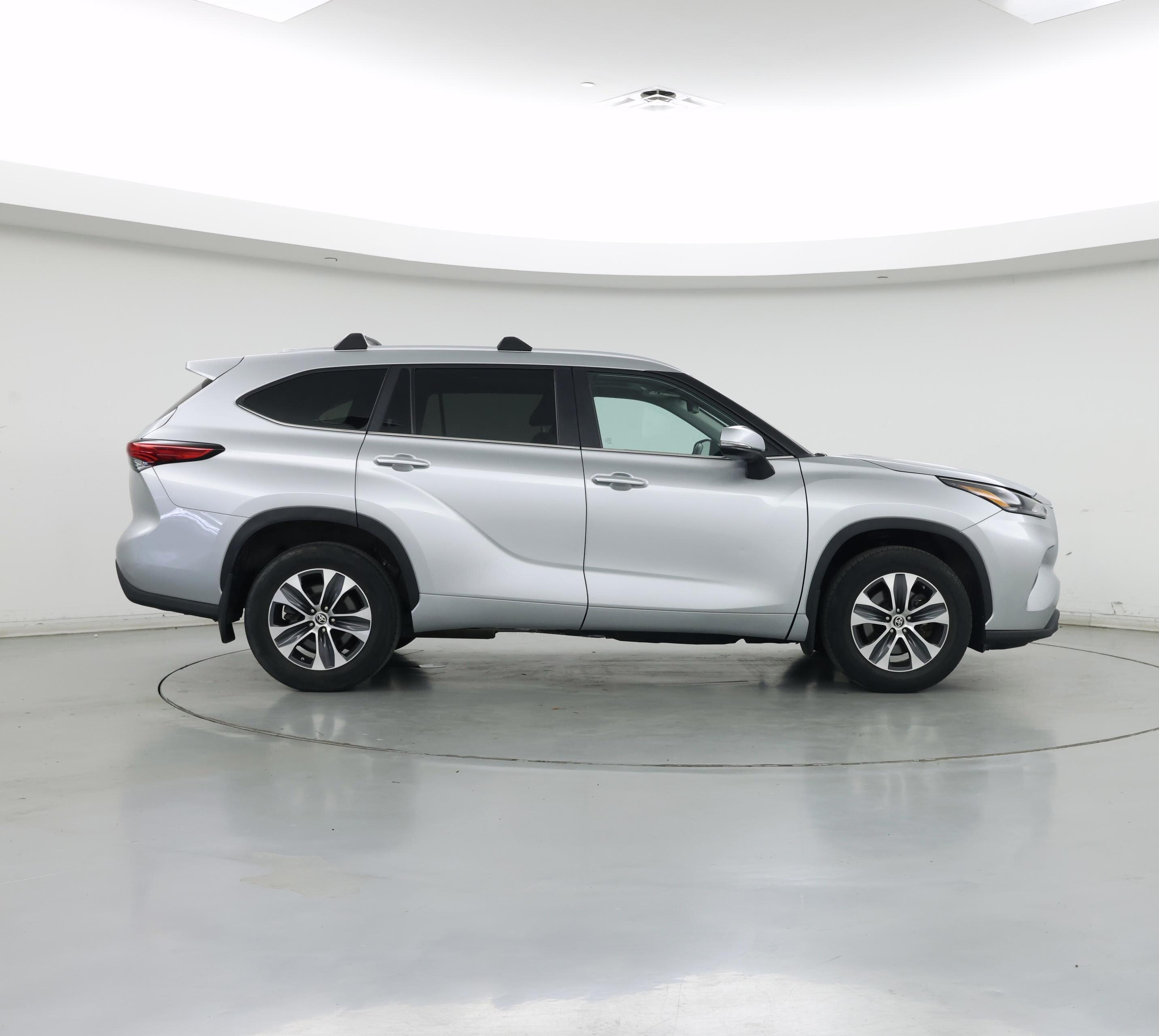 Thumbnail: 2023 Toyota Highlander - 7