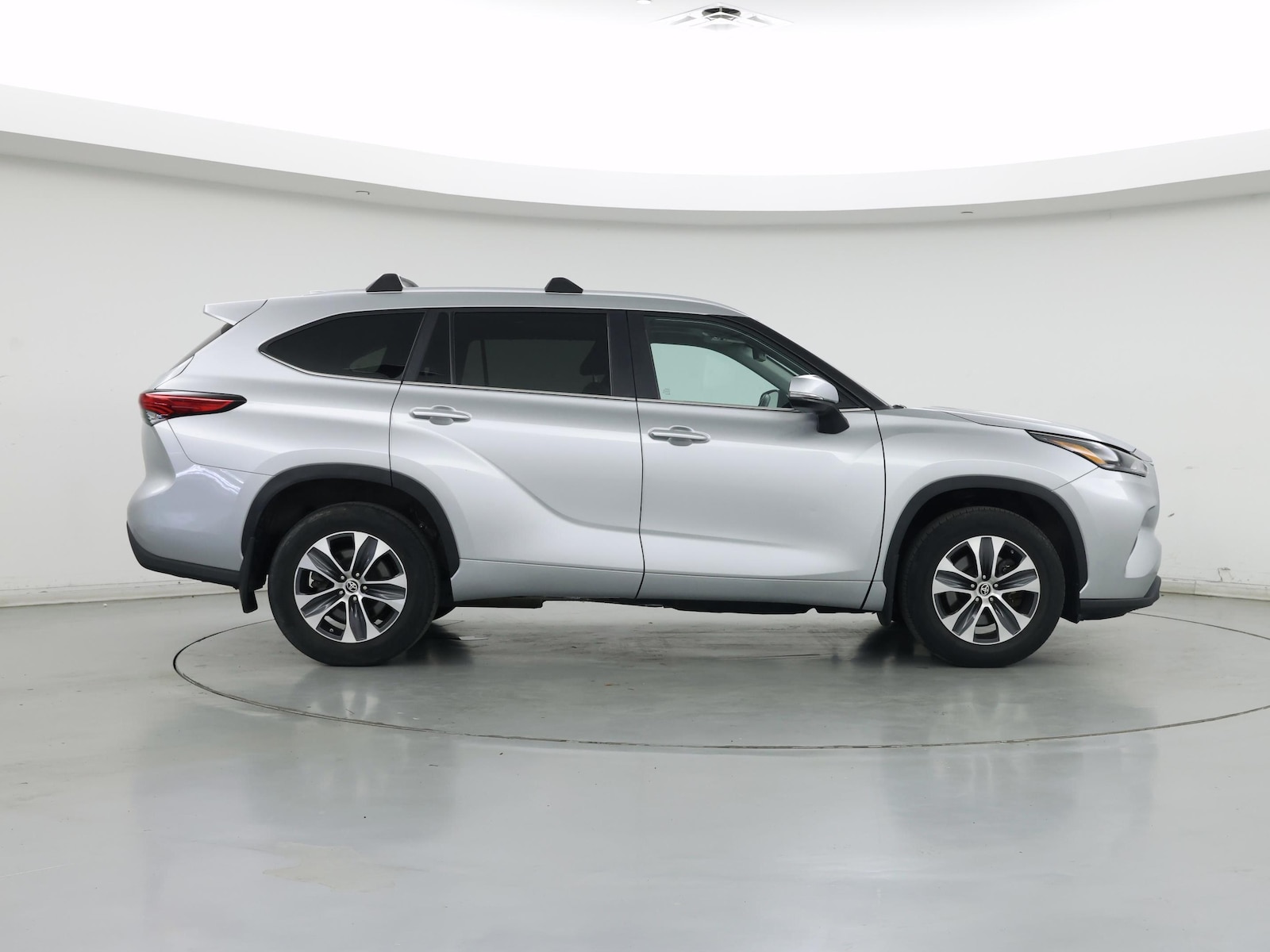 2023 Toyota Highlander XLE - Photo 8