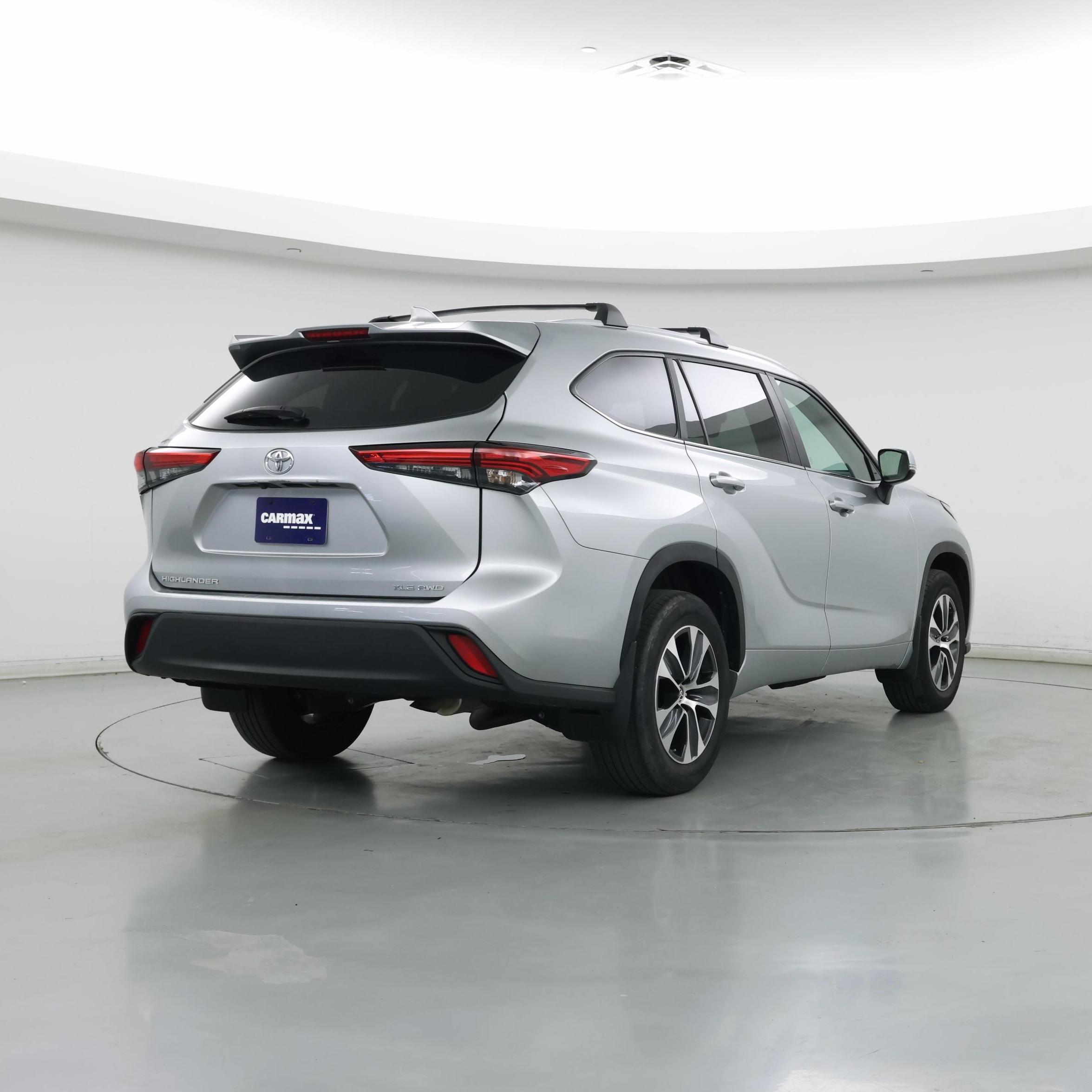 Thumbnail: 2023 Toyota Highlander - 8