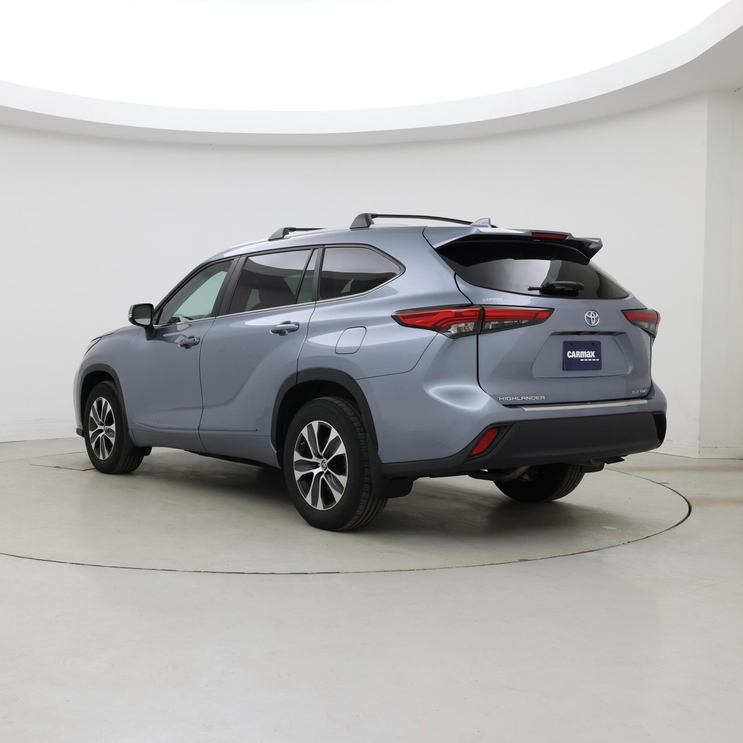 Thumbnail: 2023 Toyota Highlander - 2