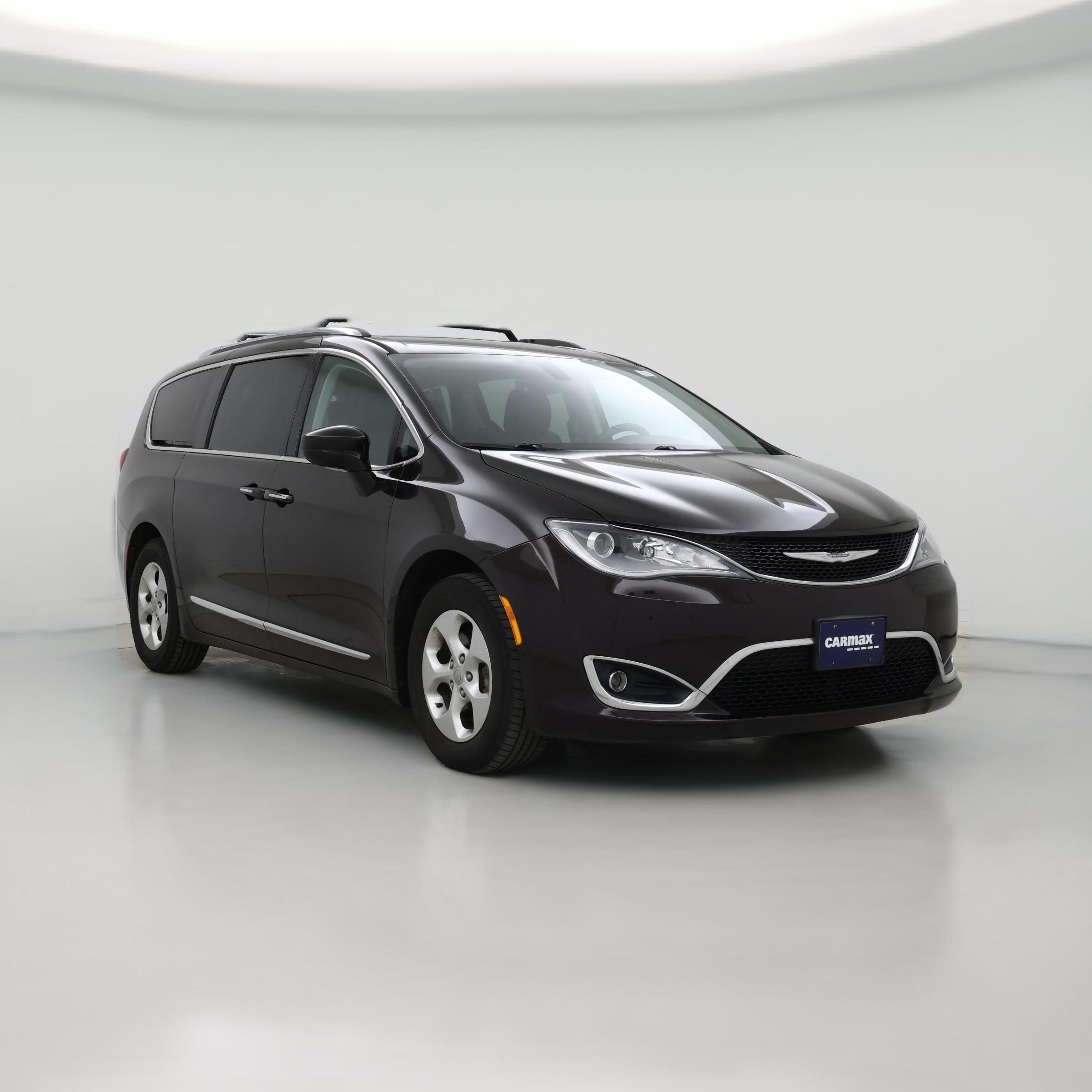 Thumbnail: 2017 Chrysler Pacifica - 1