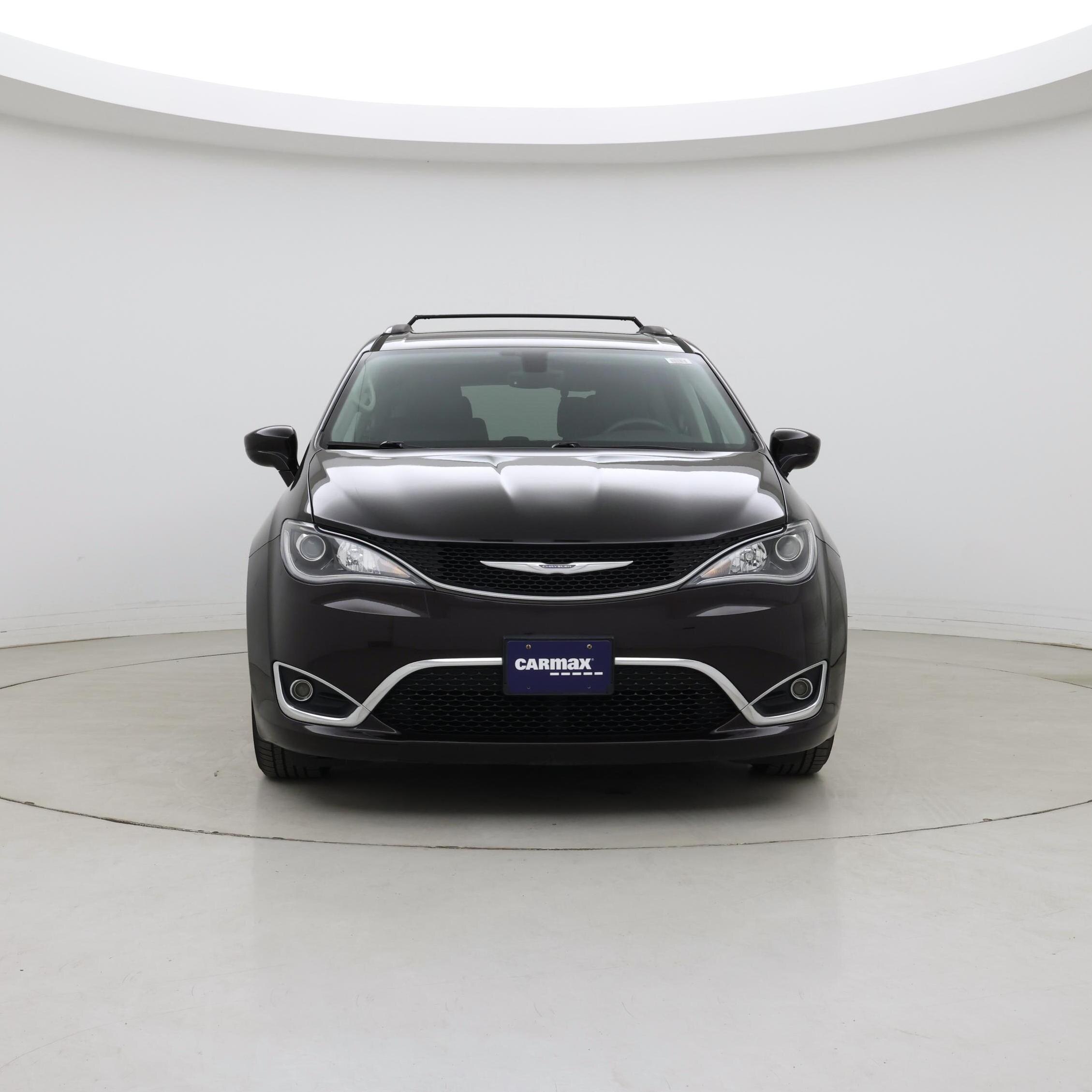 Thumbnail: 2017 Chrysler Pacifica - 5