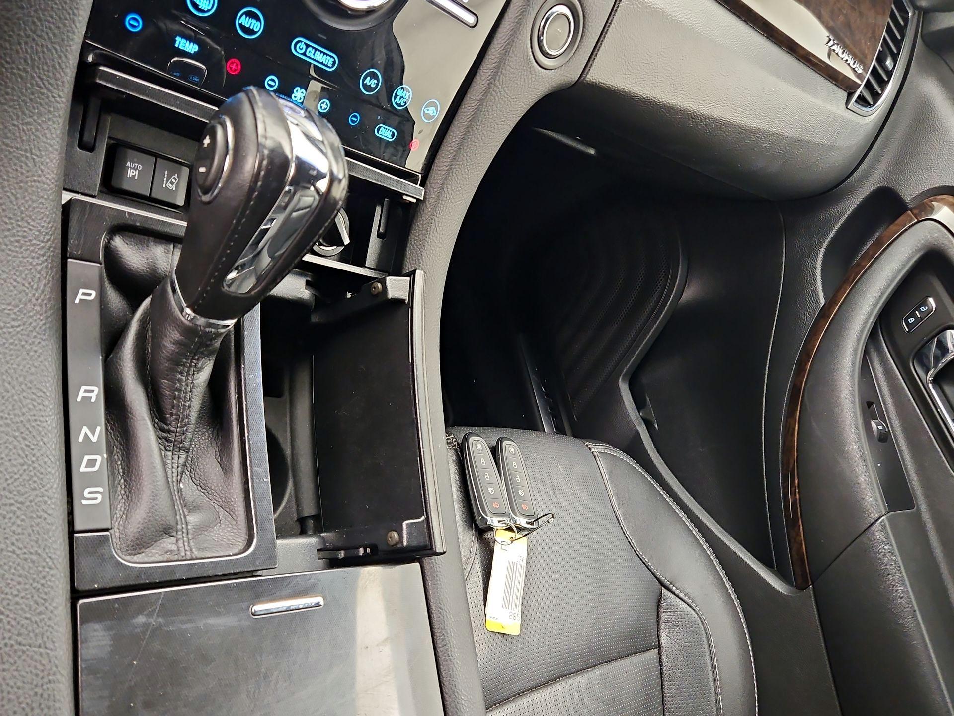 Thumbnail: 2018 Ford Taurus - 18