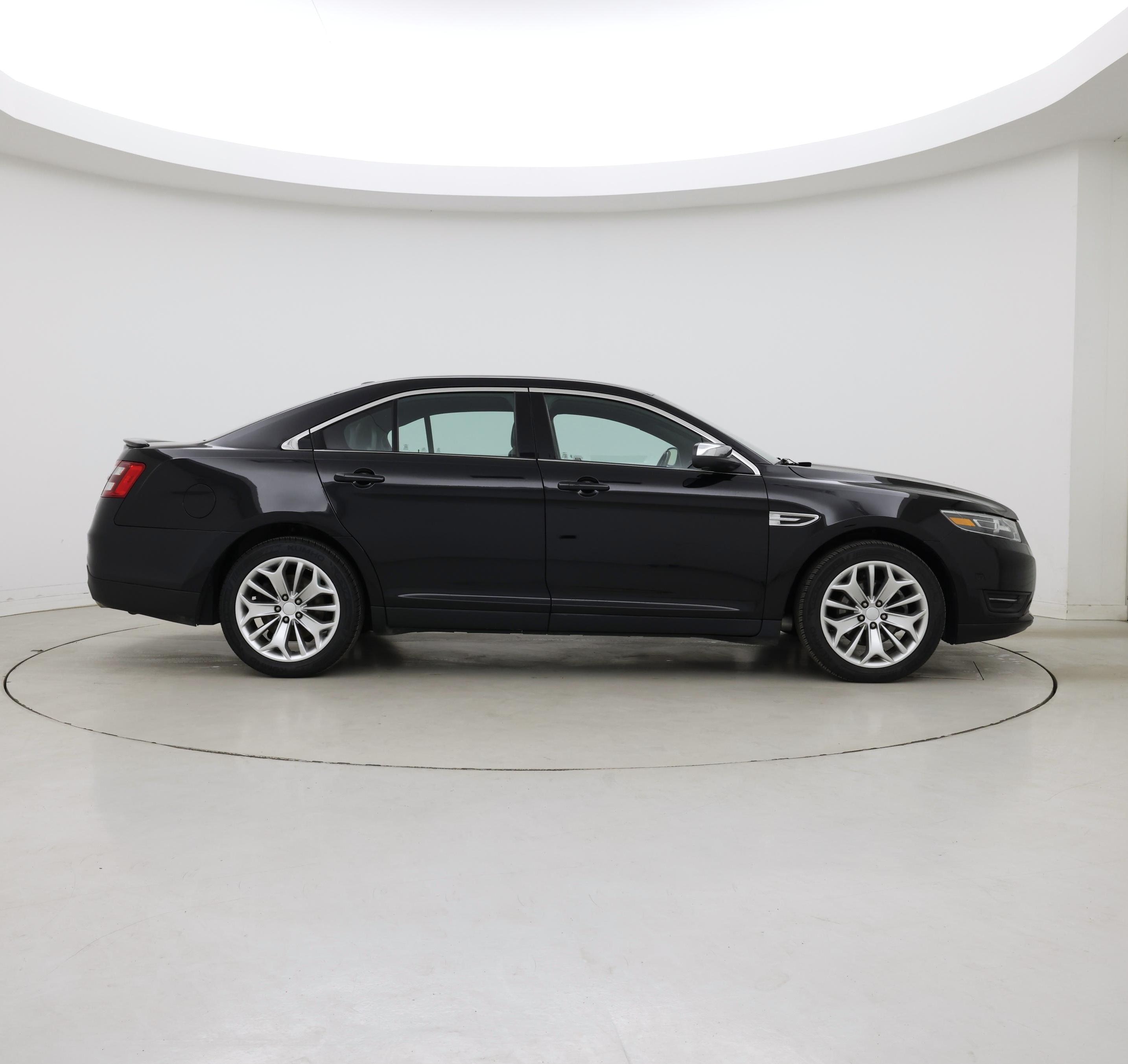 Thumbnail: 2018 Ford Taurus - 7