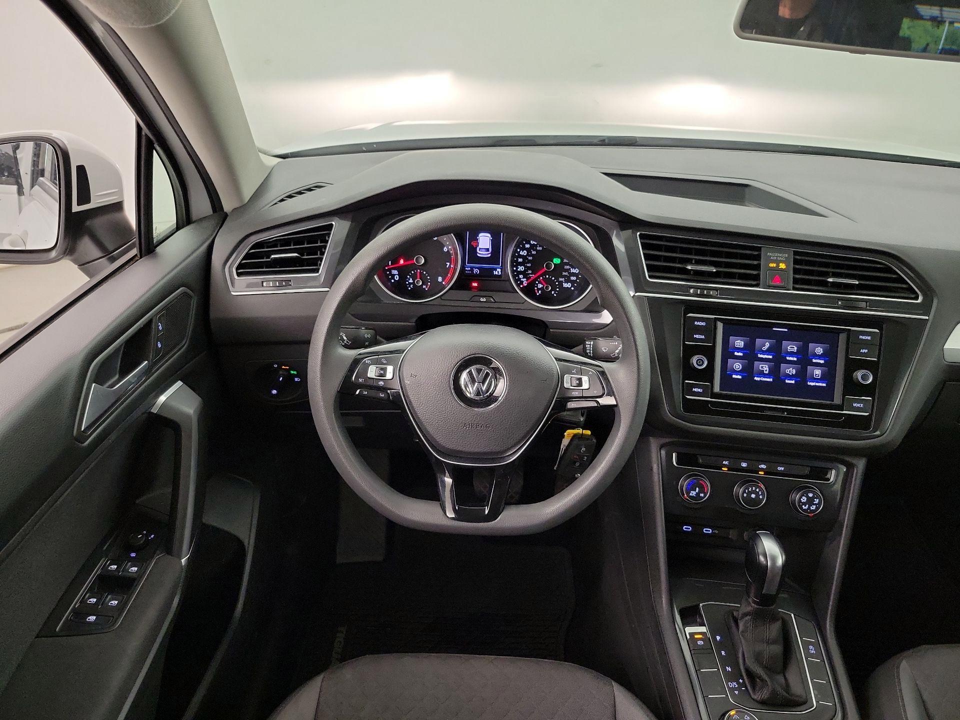 Thumbnail: 2020 Volkswagen Tiguan - 10