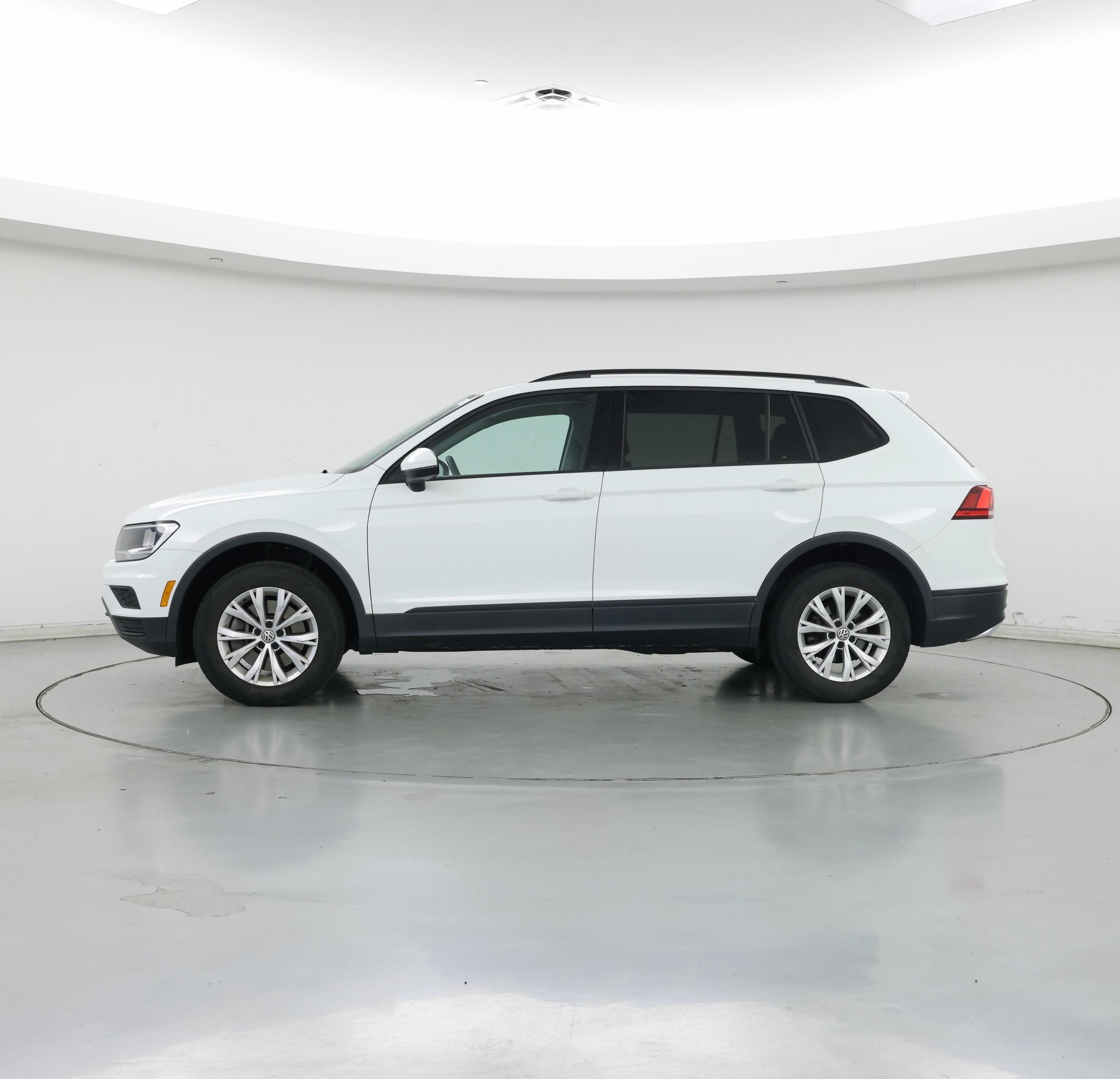 Thumbnail: 2020 Volkswagen Tiguan - 3